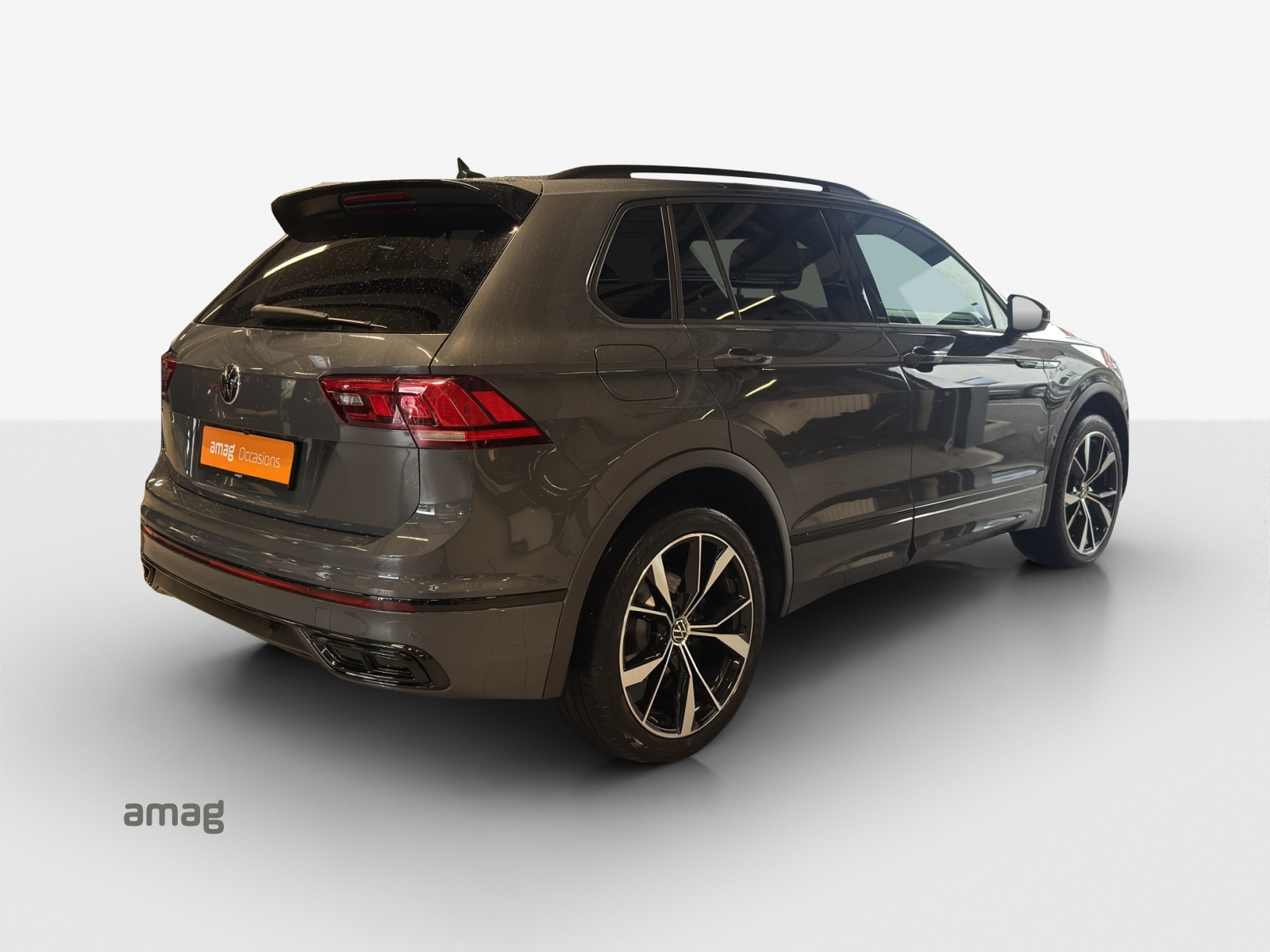 VW Tiguan 2.0TSI R-Line 4Motion DSG-image-4