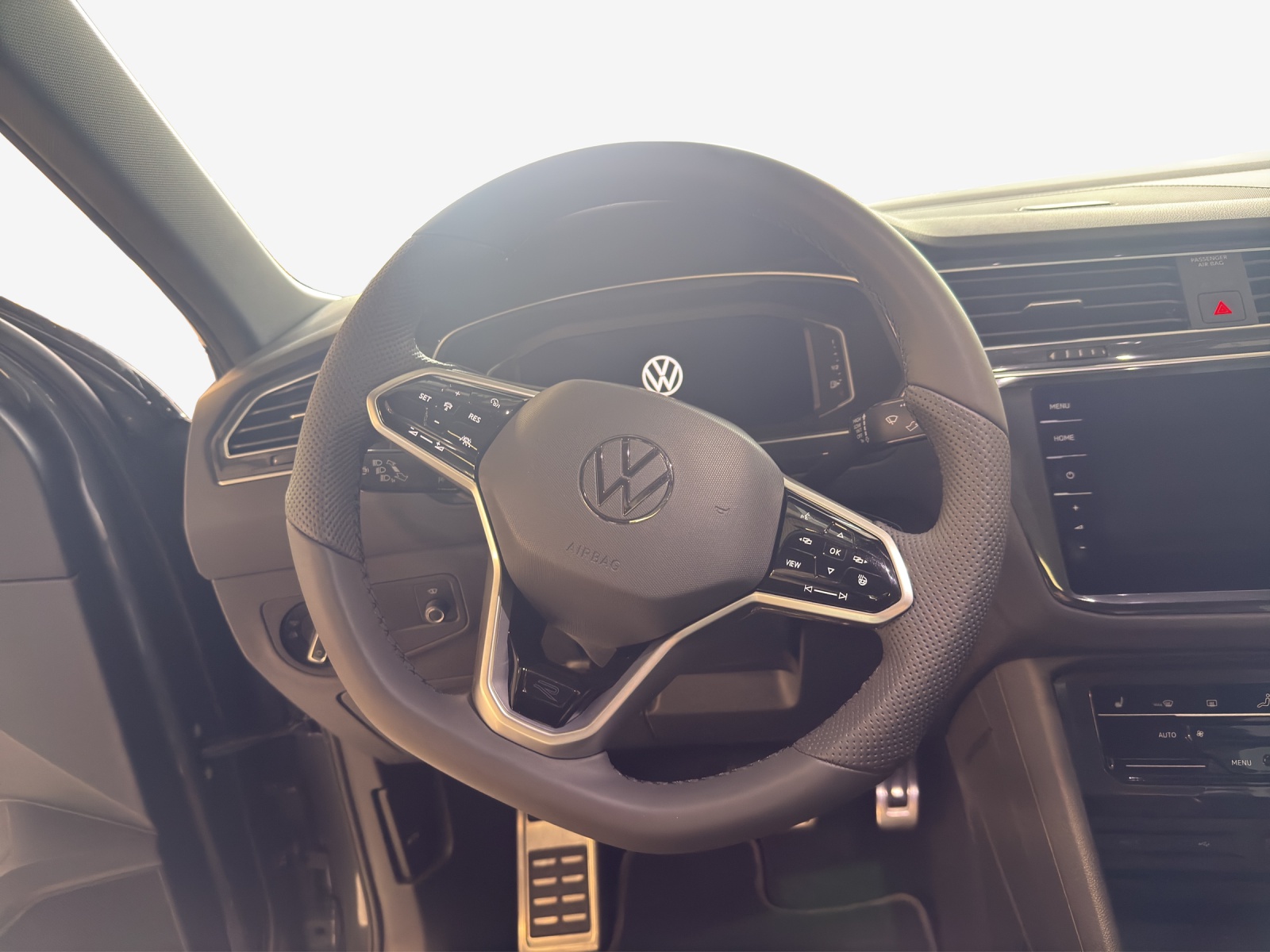 VW Tiguan 2.0TSI R-Line 4Motion DSG-image-9