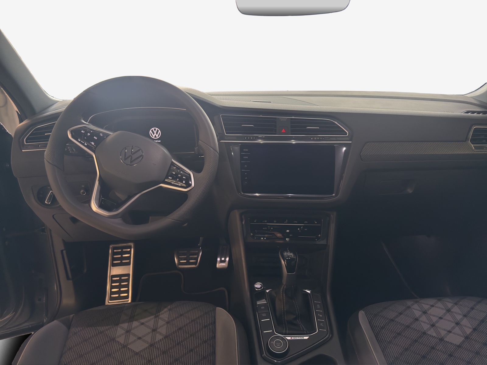 VW Tiguan 2.0TSI R-Line 4Motion DSG-image-8