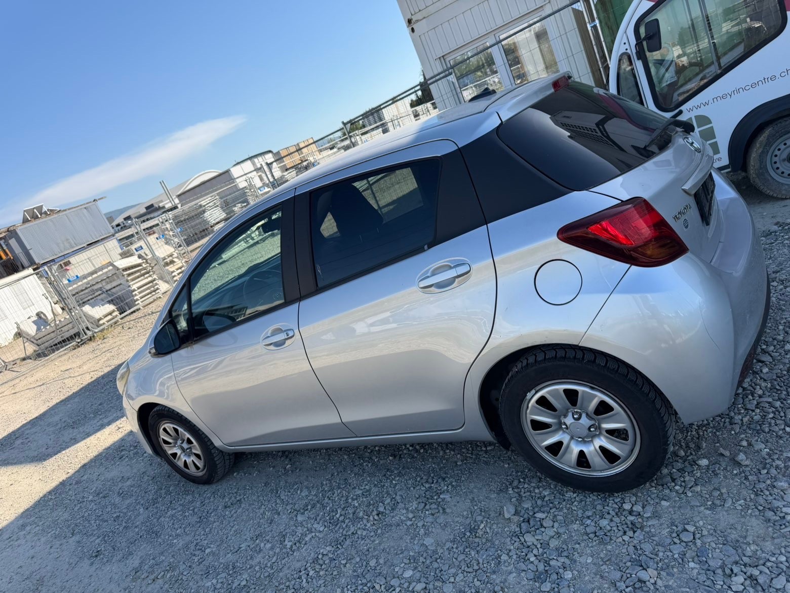 TOYOTA Yaris 1.33 Luna Multidrive-image-6