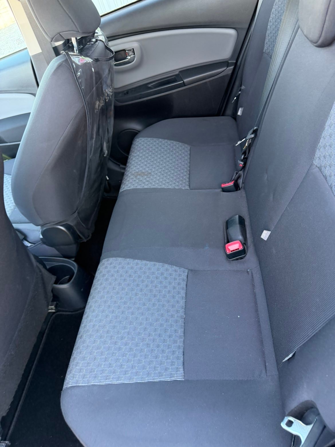 TOYOTA Yaris 1.33 Luna Multidrive-image-12