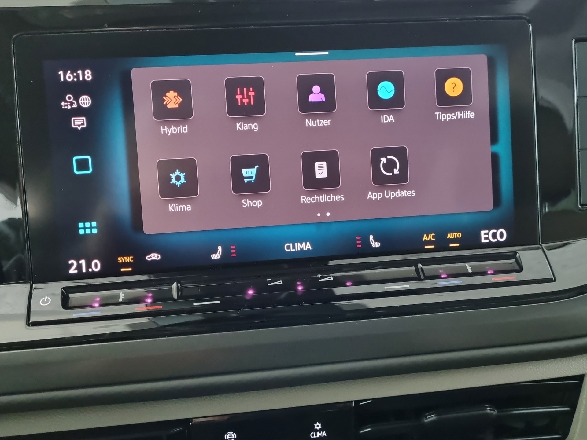 VW T7 Multivan 1.5 eHybrid Business 4Motion Lang-image-15