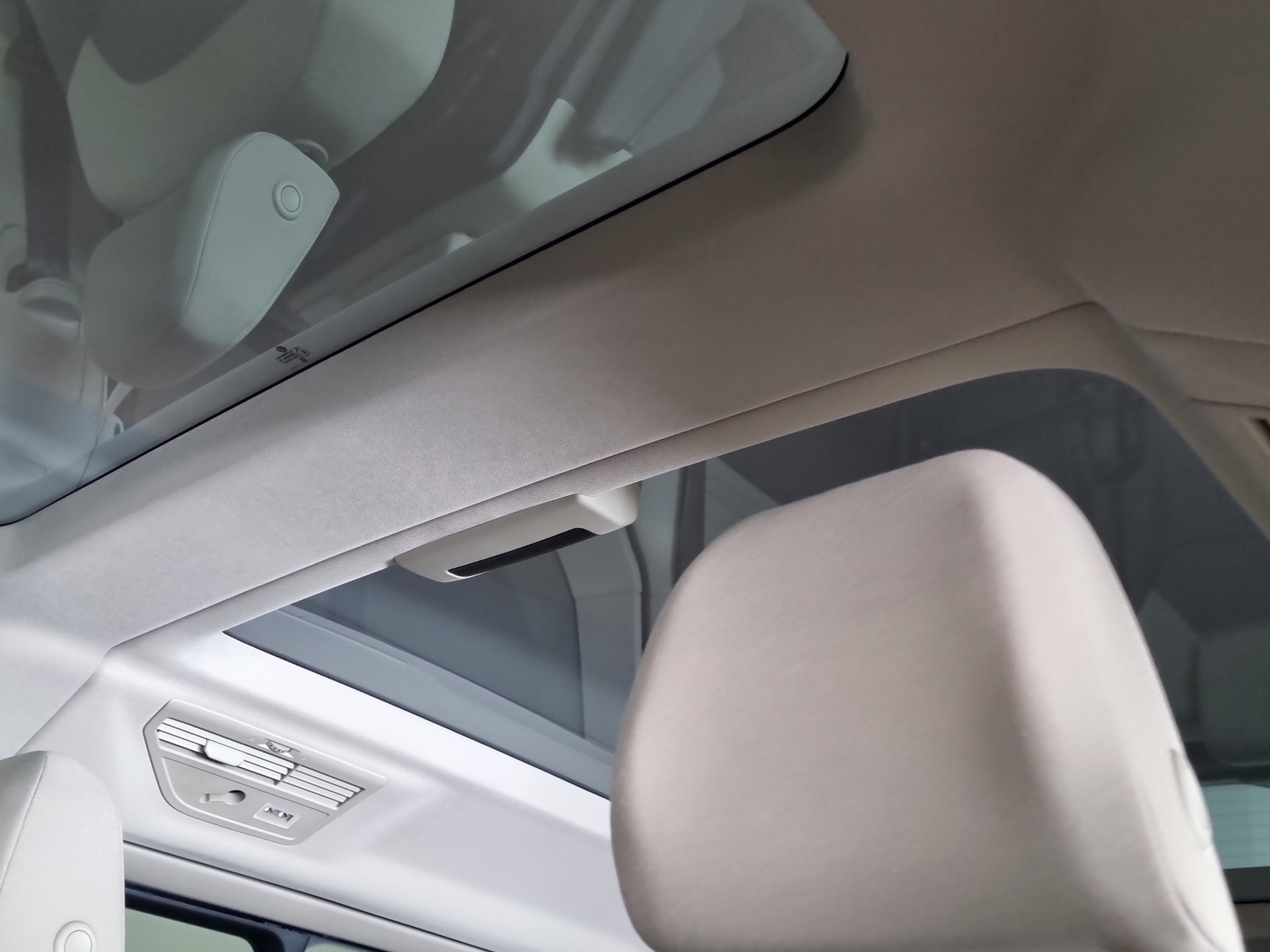 VW T7 Multivan 1.5 eHybrid Business 4Motion Lang-image-12