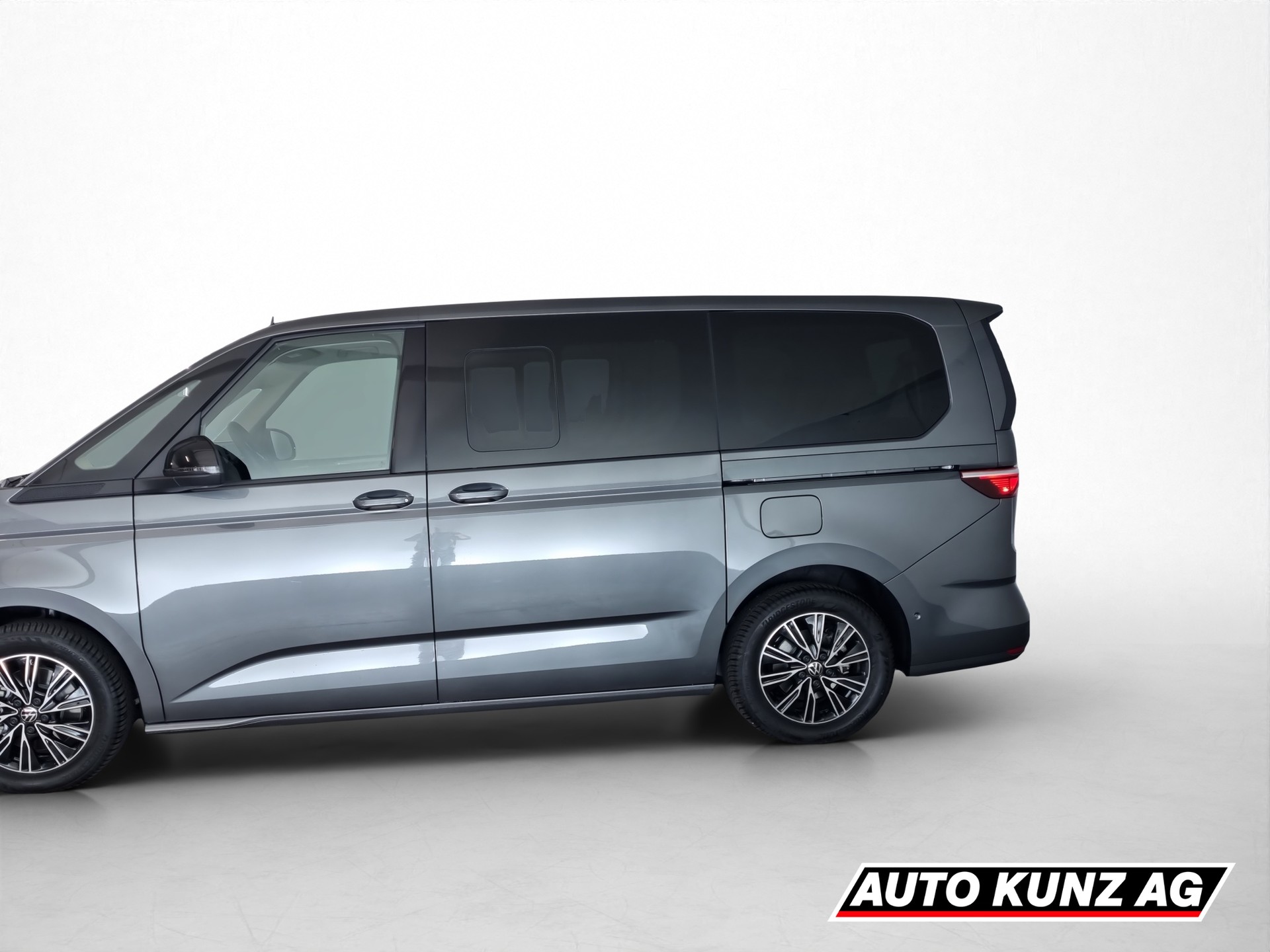 VW T7 Multivan 1.5 eHybrid Business 4Motion Lang-image-2