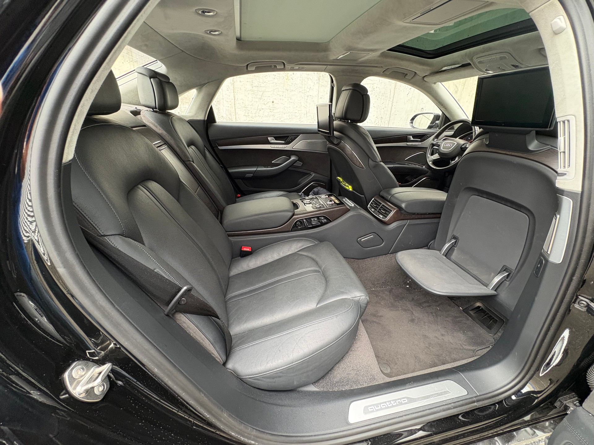 AUDI A8 L 3.0 TDI quattro tiptronic-image-10