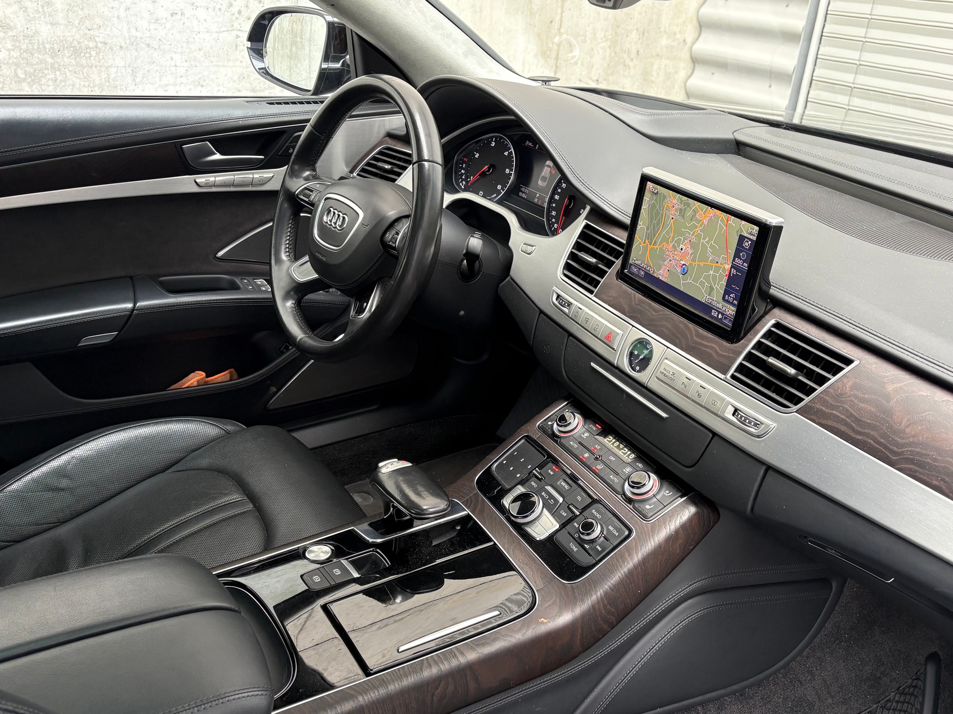 AUDI A8 L 3.0 TDI quattro tiptronic-image-8