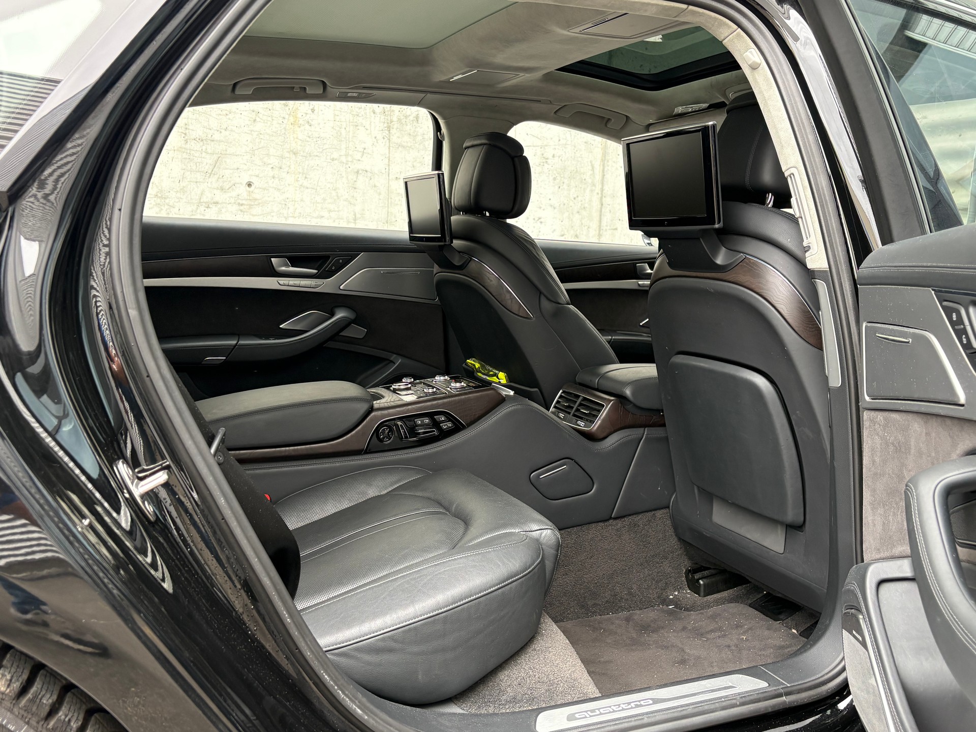 AUDI A8 L 3.0 TDI quattro tiptronic-image-11