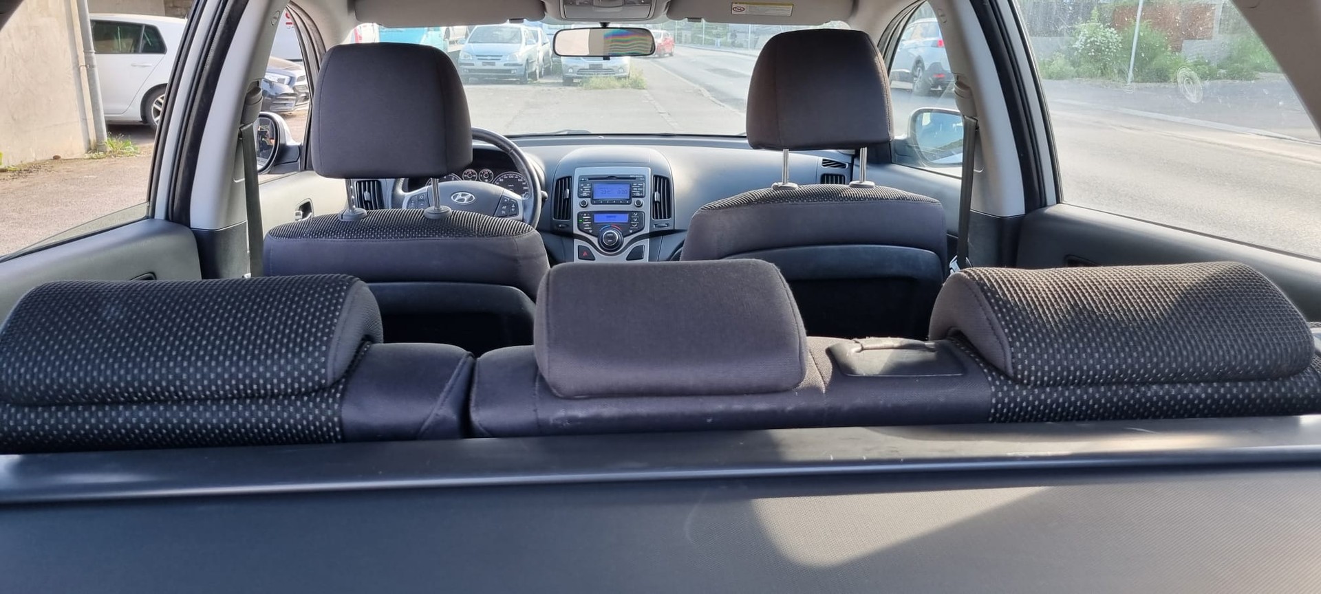 HYUNDAI i30 Wagon 1.6 Swiss Plus Edition-image-3