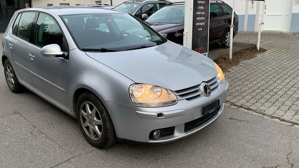 VW Golf 2.0 TDI Comfortline 4Motion-image-2