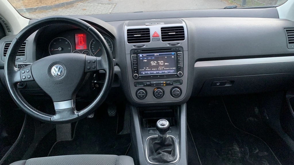 VW Golf 2.0 TDI Comfortline 4Motion-image-9