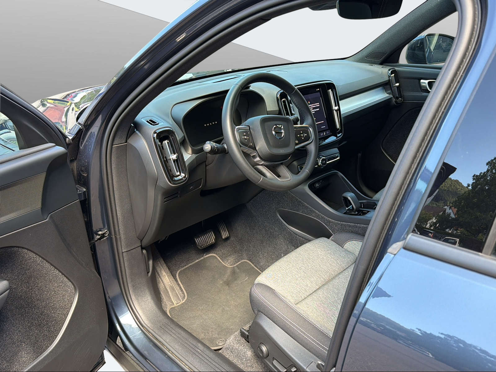 VOLVO XC40 2.0 B3 MH XCITE-image-10