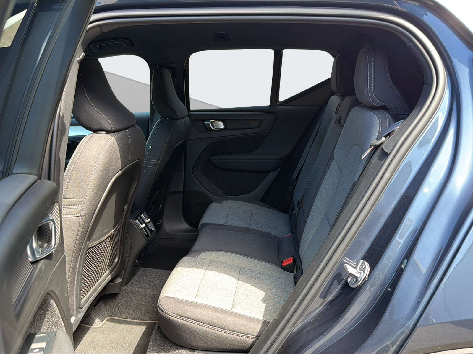 VOLVO XC40 2.0 B3 MH XCITE-image-11