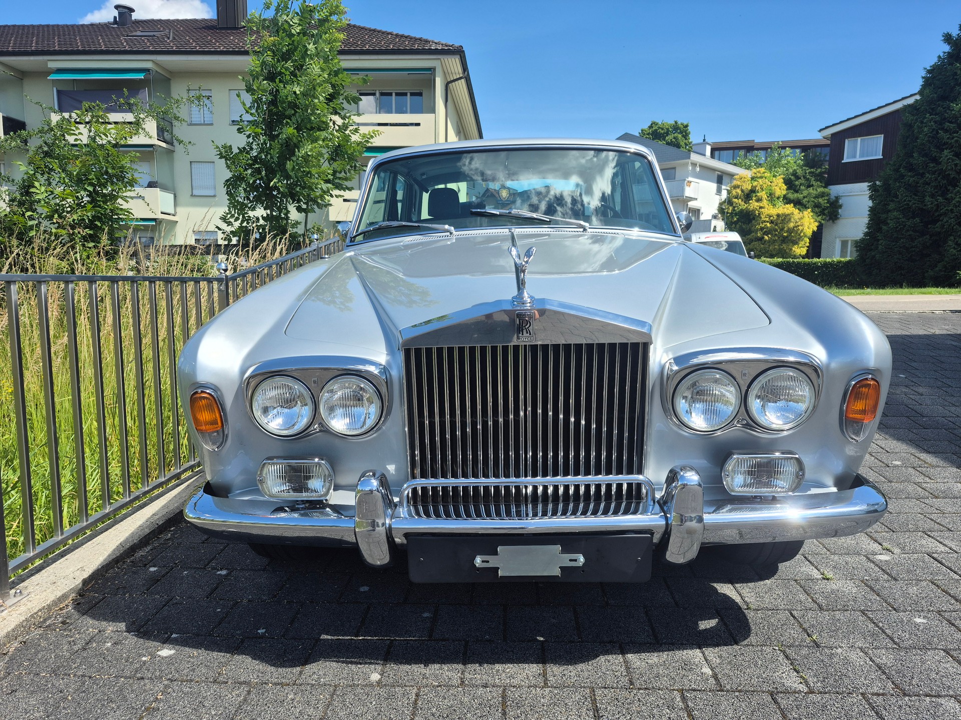 ROLLS-ROYCE Silver Shadow-image-0