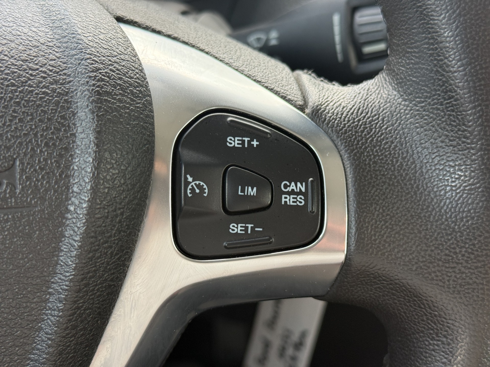 FORD Tourneo Courier 1.0 SCTi Trend-image-16