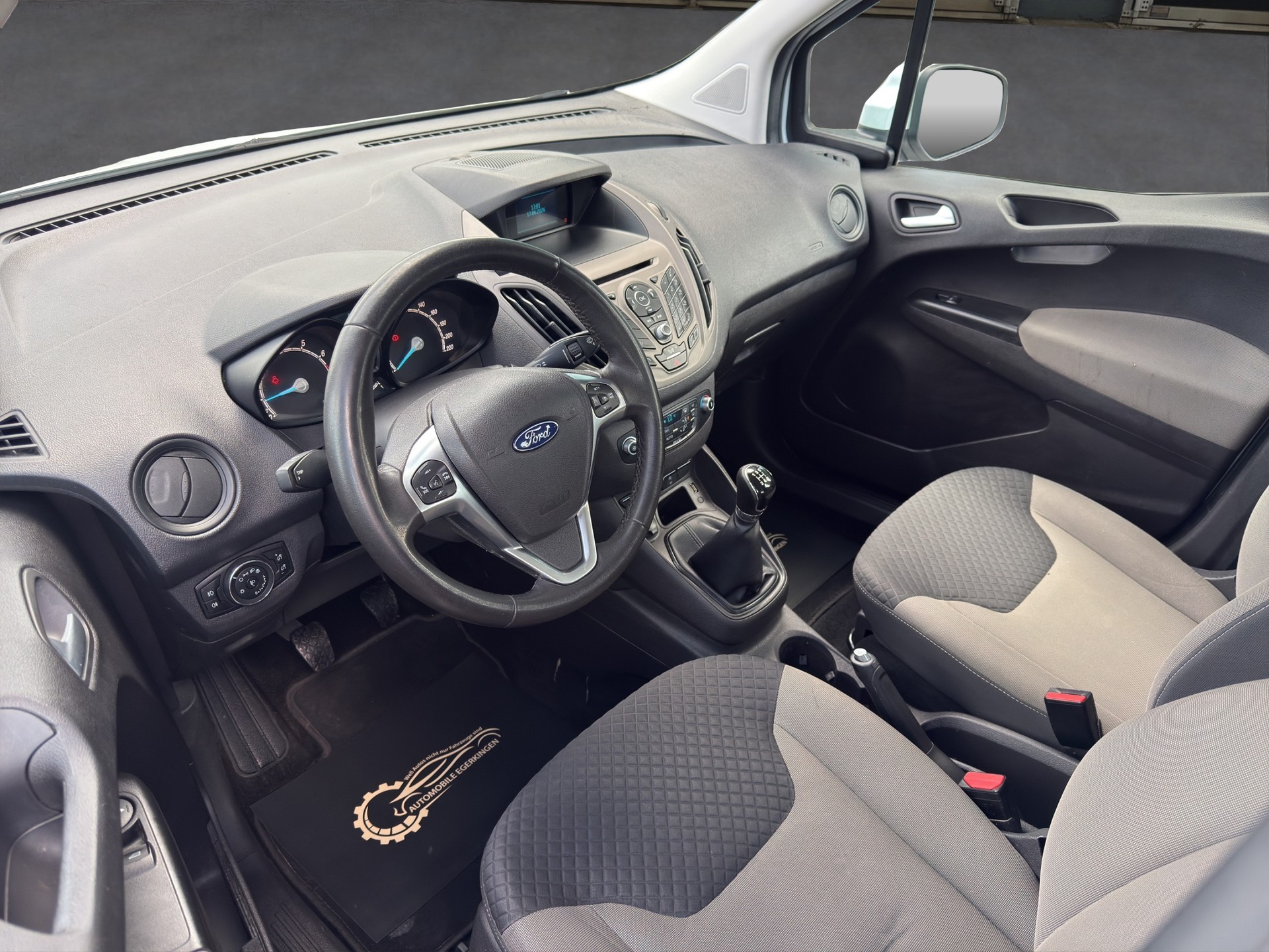 FORD Tourneo Courier 1.0 SCTi Trend-image-8