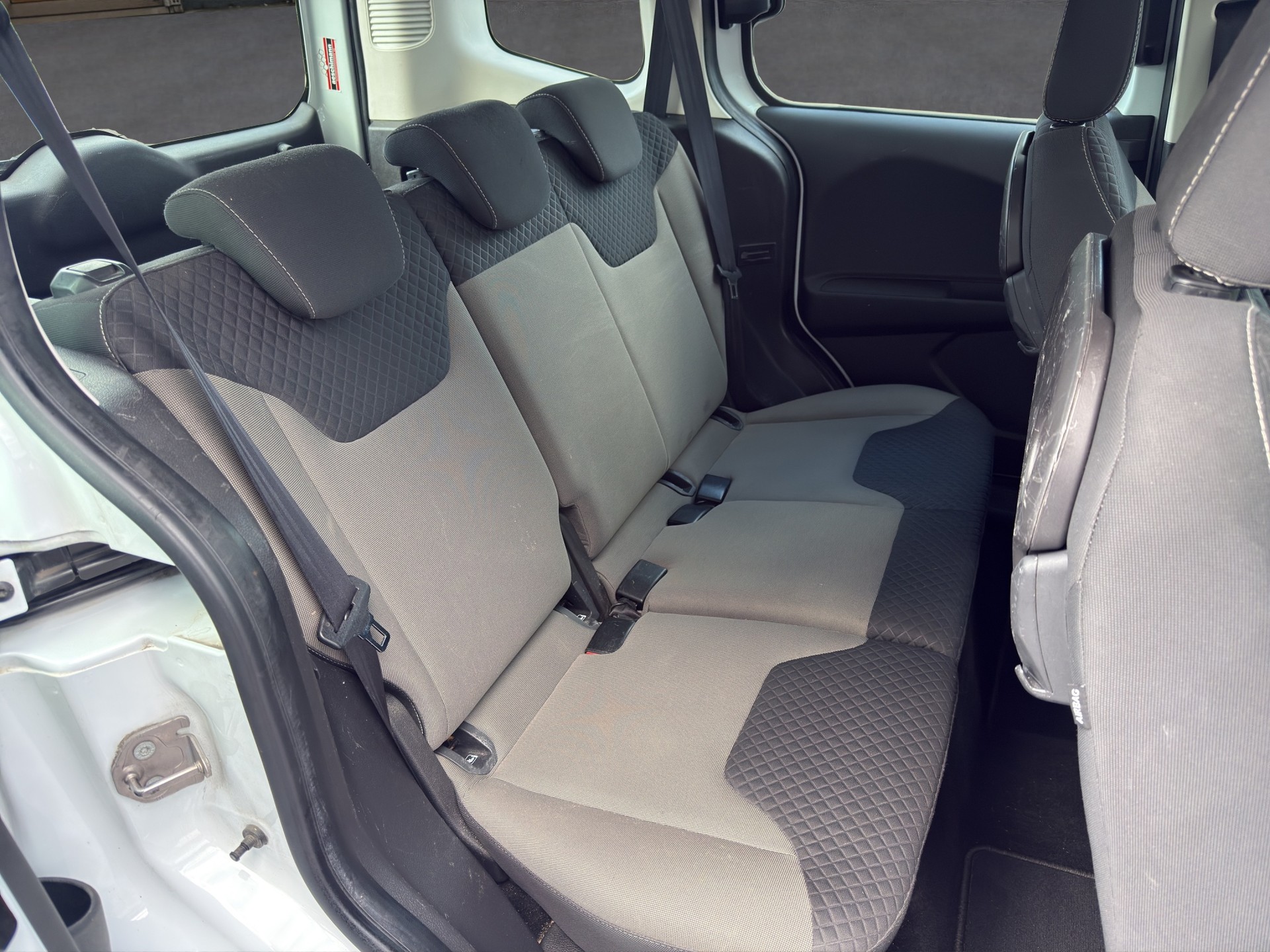 FORD Tourneo Courier 1.0 SCTi Trend-image-12