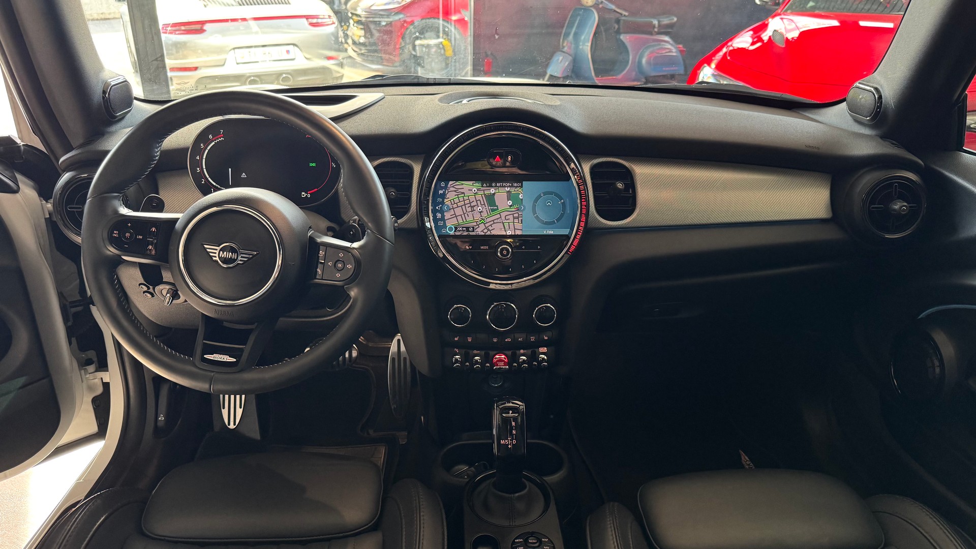 MINI Cooper John Cooper Works Cabriolet Steptronic-image-12