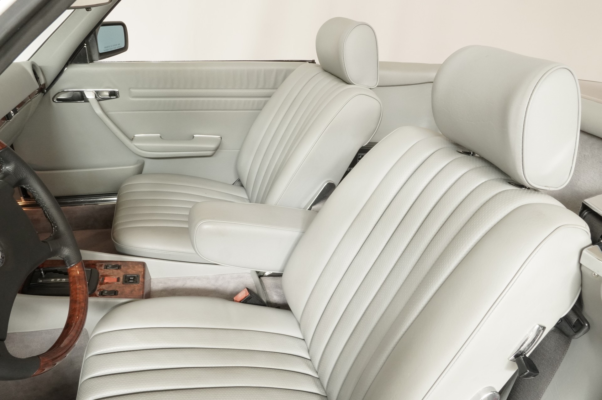 MERCEDES-BENZ 380 SL Automatic ( R107 )-image-12