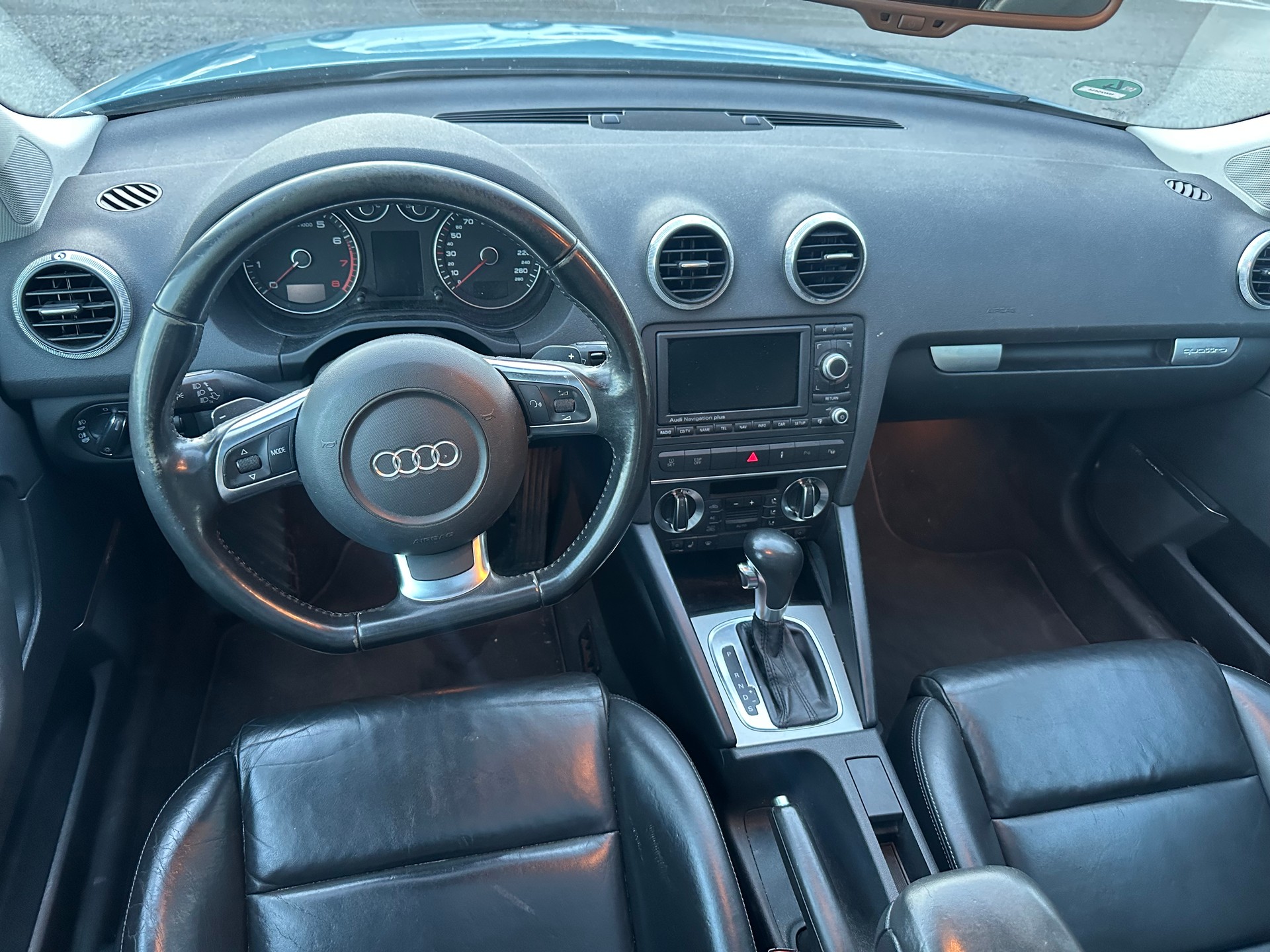 AUDI A3 Sportback 2.0 TFSI Ambiente quattro S-tronic-image-10