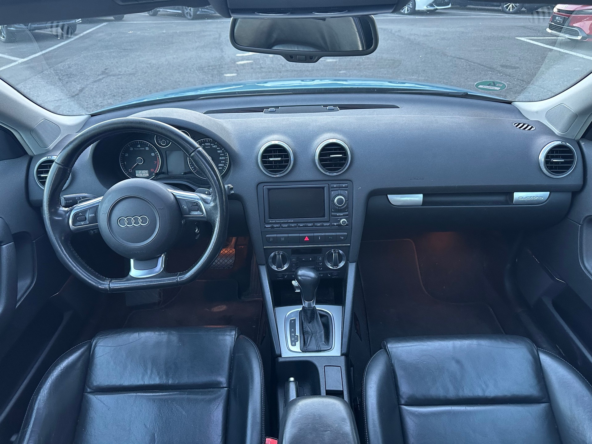 AUDI A3 Sportback 2.0 TFSI Ambiente quattro S-tronic-image-14