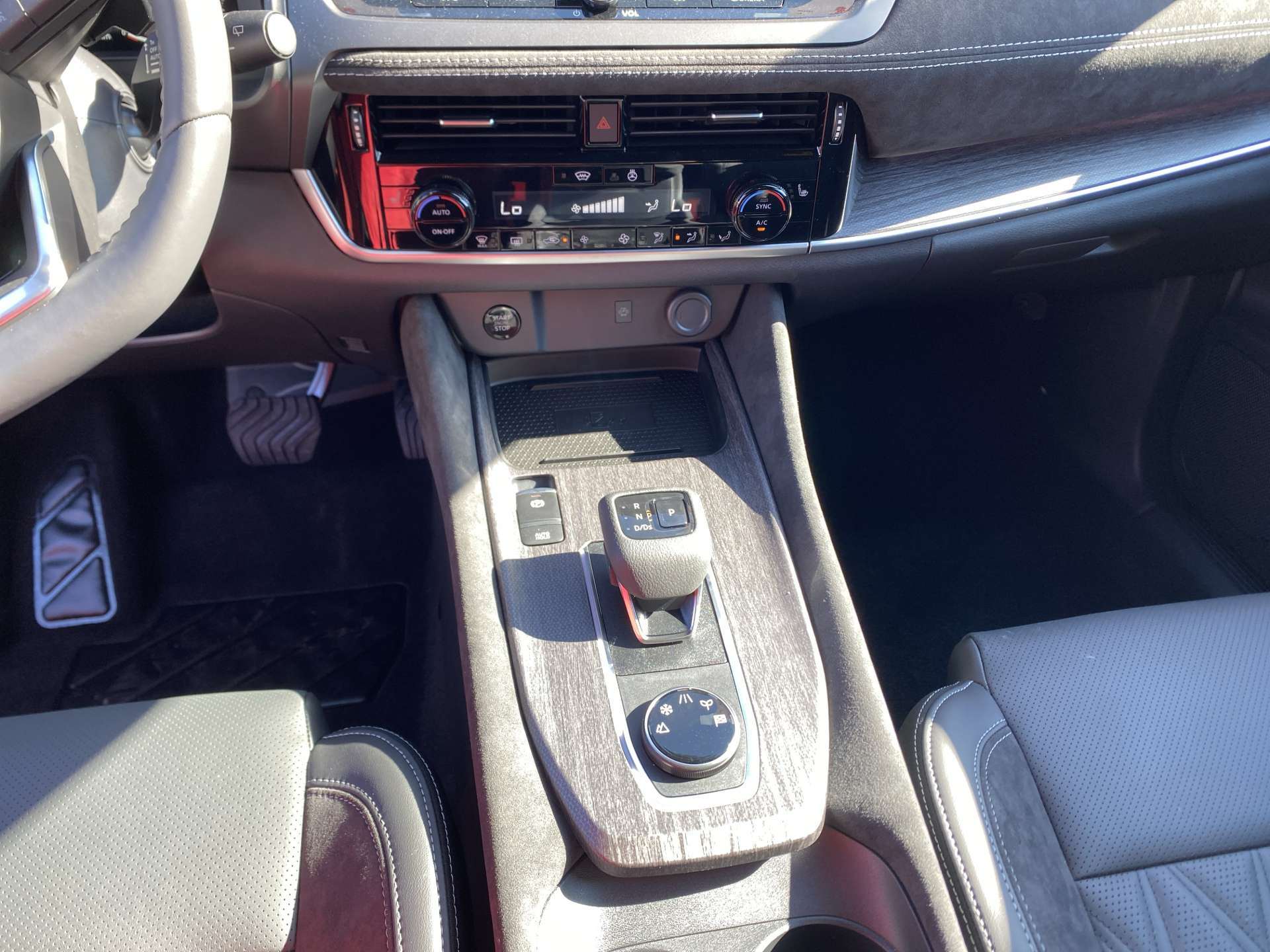 NISSAN Qashqai 1.3 DIG-T MHEV Tekna+ 4x4 Xtronic-Automat-image-11