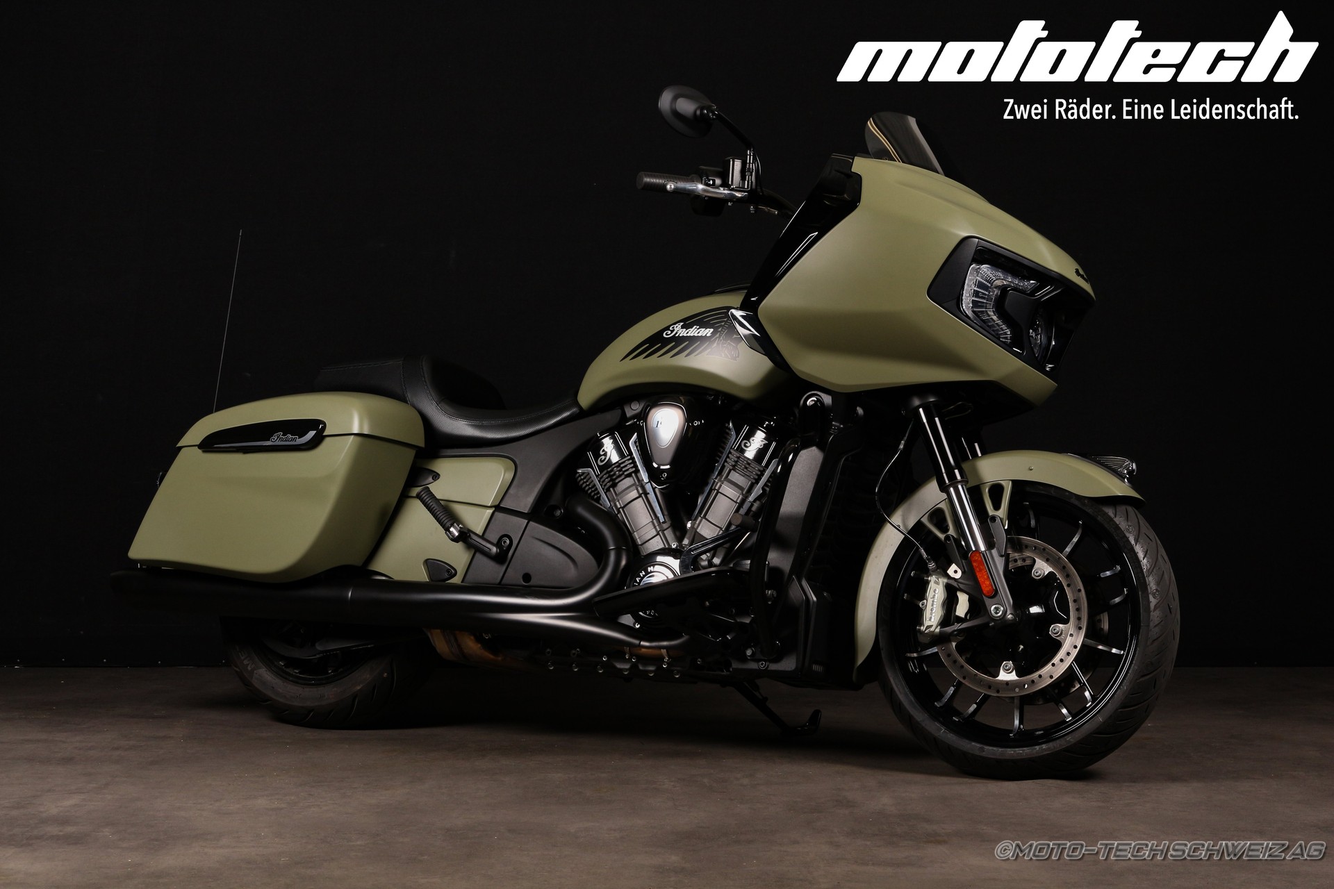 INDIAN Challenger Dark Horse PP