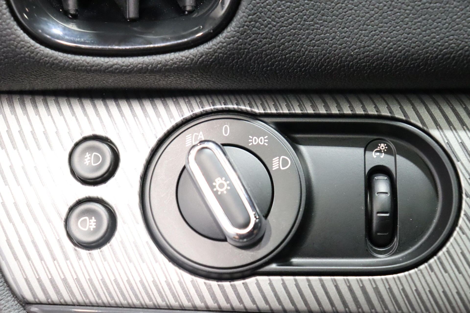 MINI Countryman F60 1.5i Cooper S E ALL4-image-19