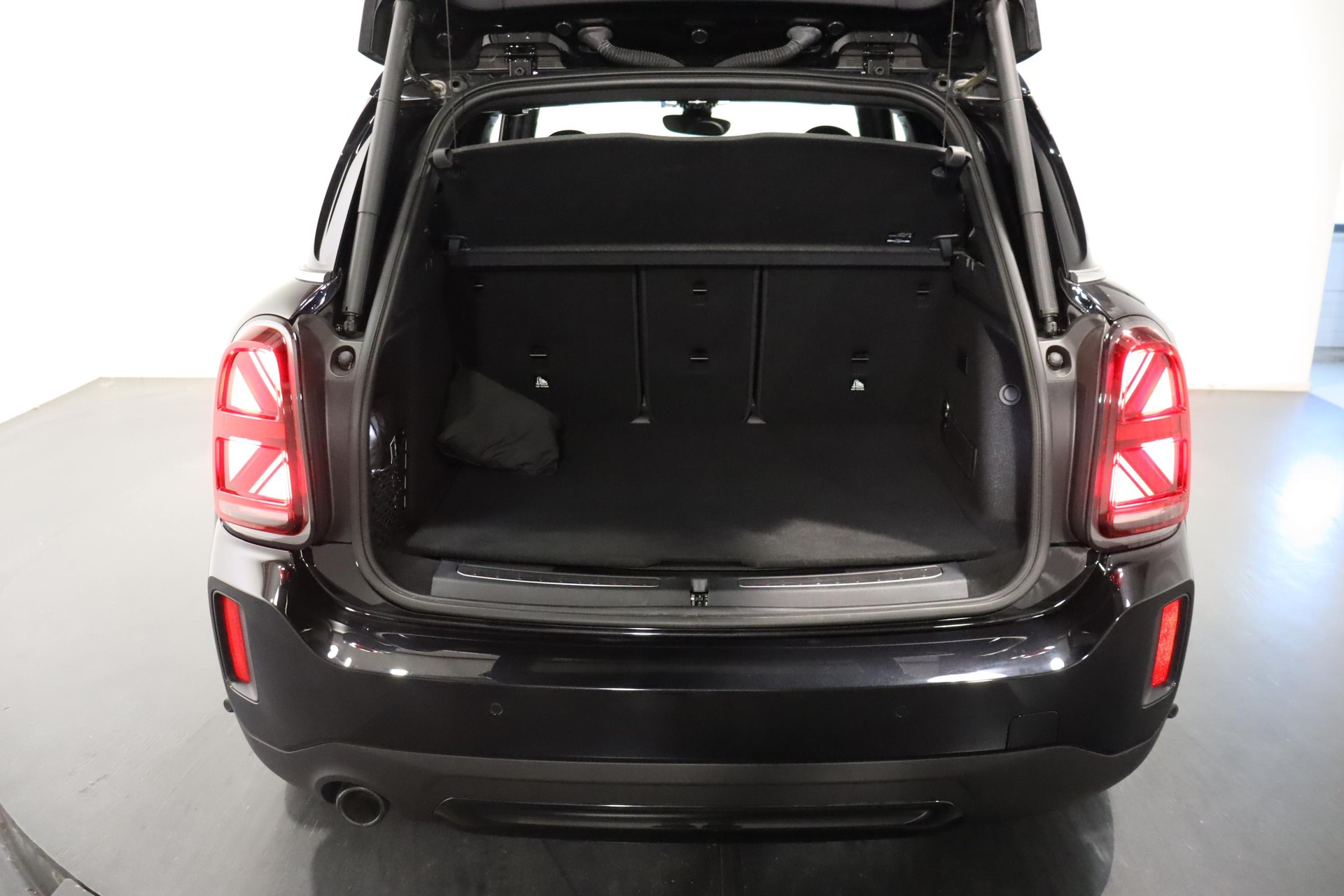 MINI Countryman F60 1.5i Cooper S E ALL4-image-5