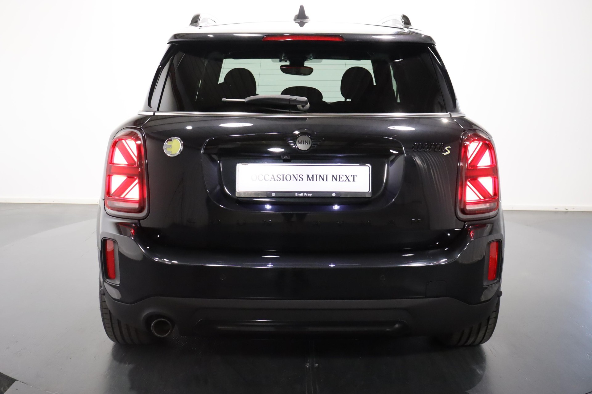 MINI Countryman F60 1.5i Cooper S E ALL4-image-4