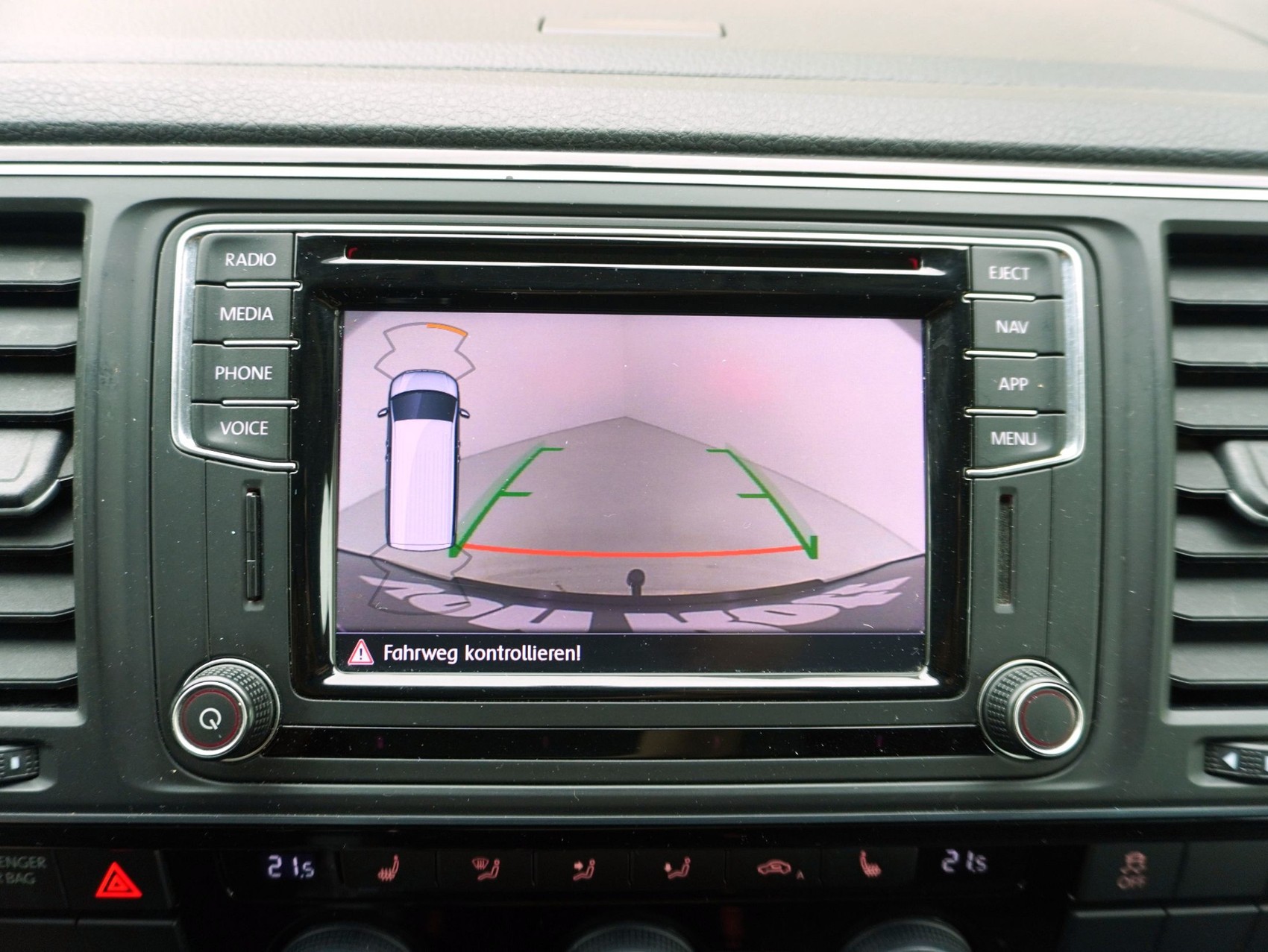 VW T6 California 3000 2.0 TDI DSG Beach 4Motion-image-18