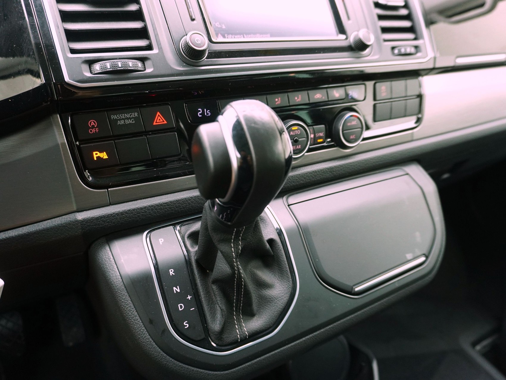 VW T6 California 3000 2.0 TDI DSG Beach 4Motion-image-16