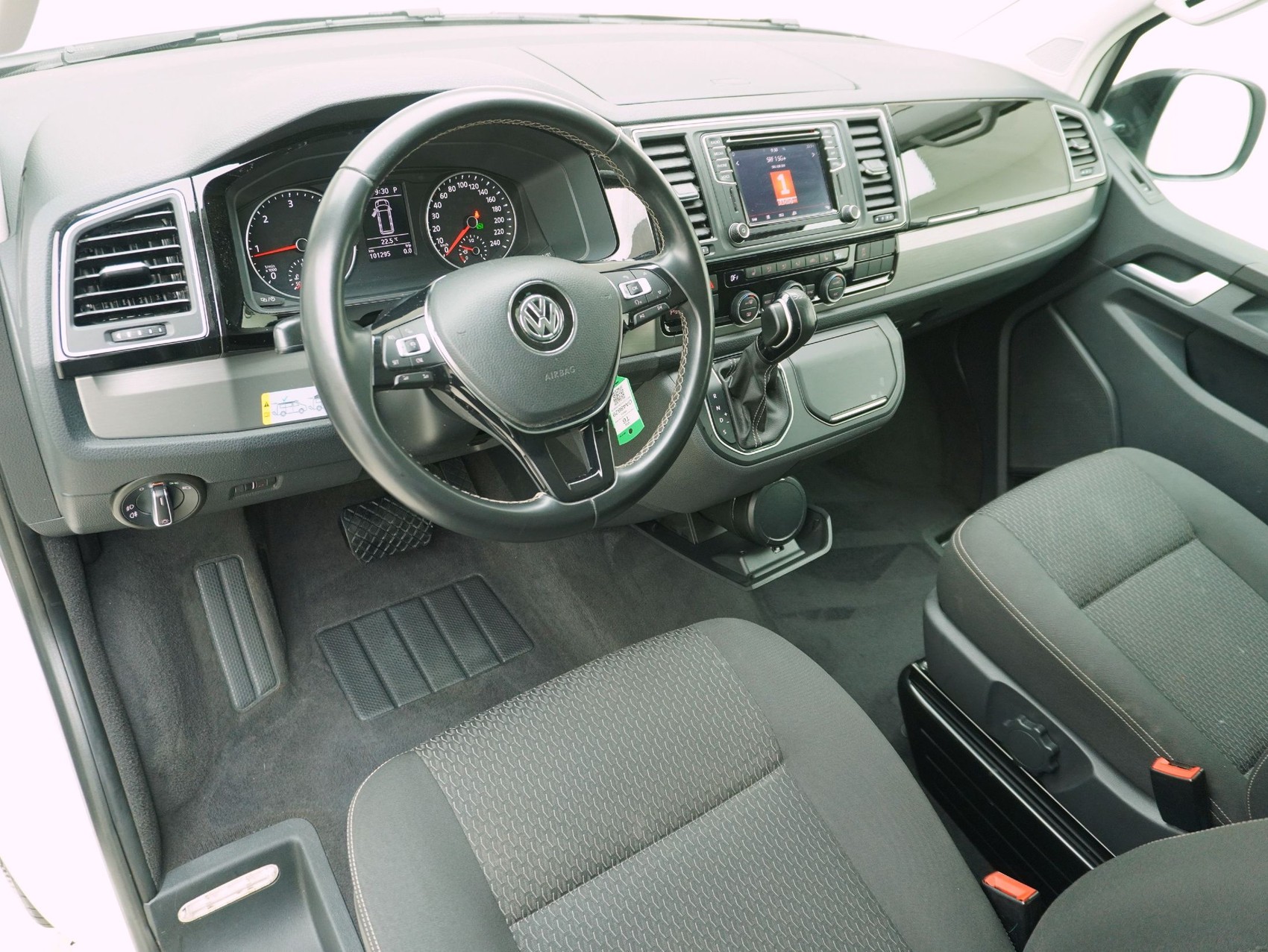 VW T6 California 3000 2.0 TDI DSG Beach 4Motion-image-10
