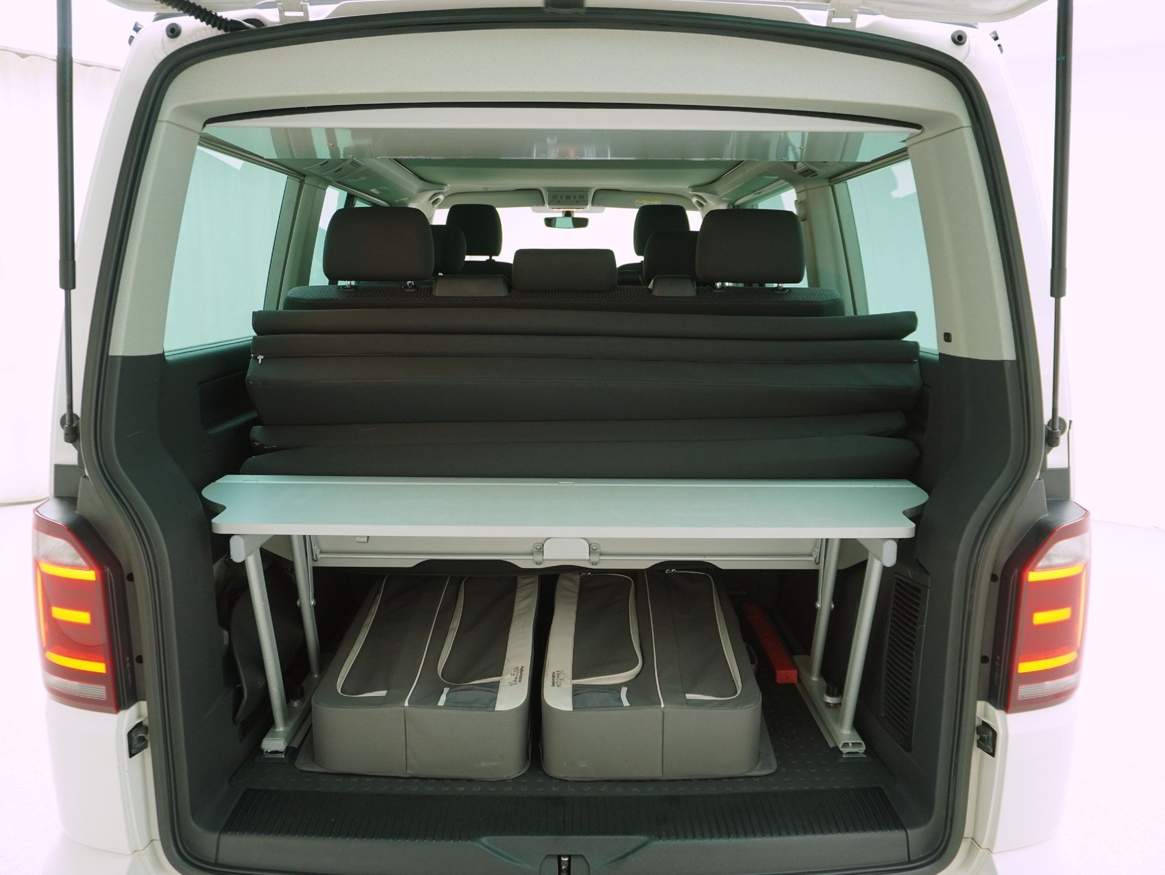 VW T6 California 3000 2.0 TDI DSG Beach 4Motion-image-21