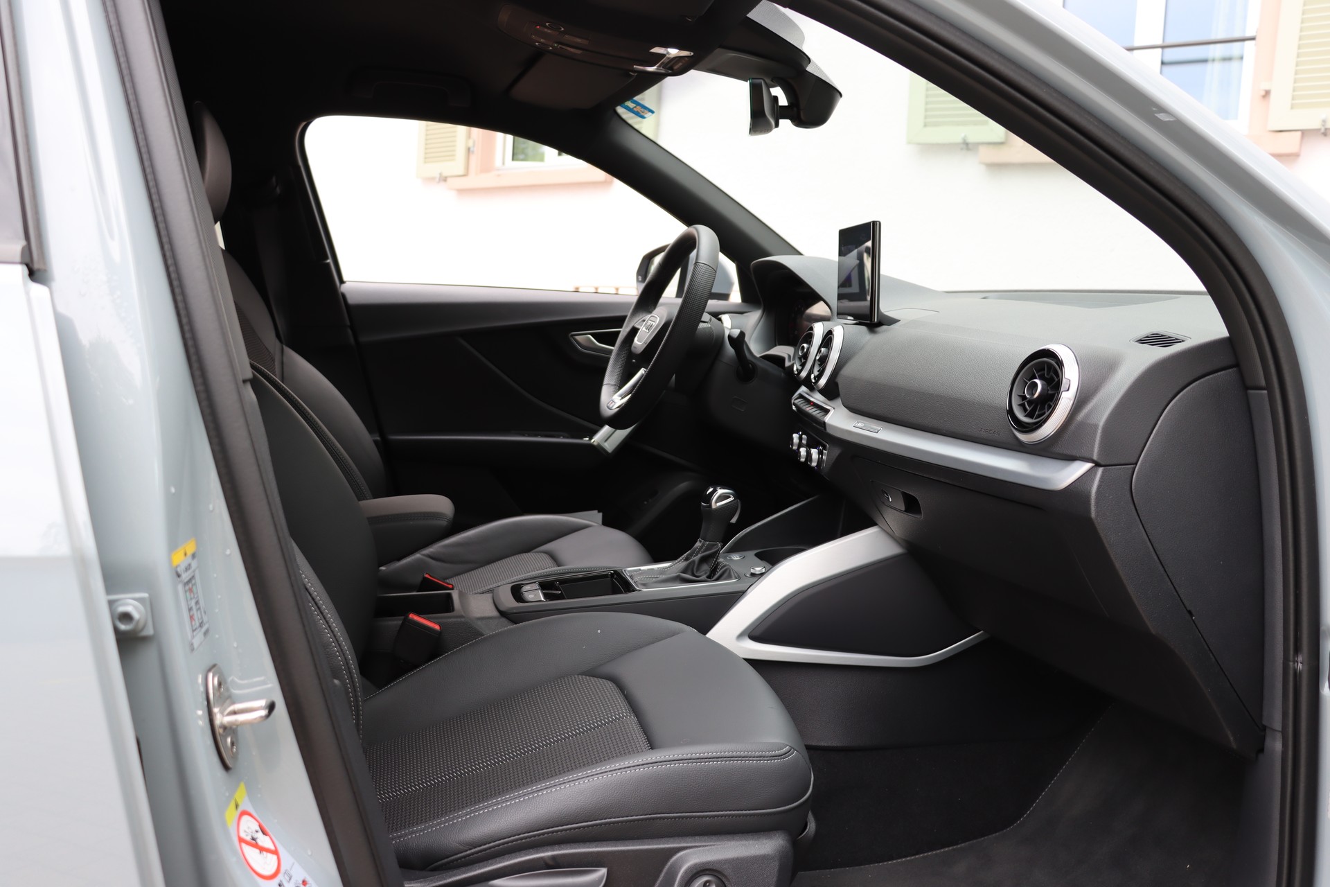 AUDI Q2 35 TFSI advanced S-tronic-image-6
