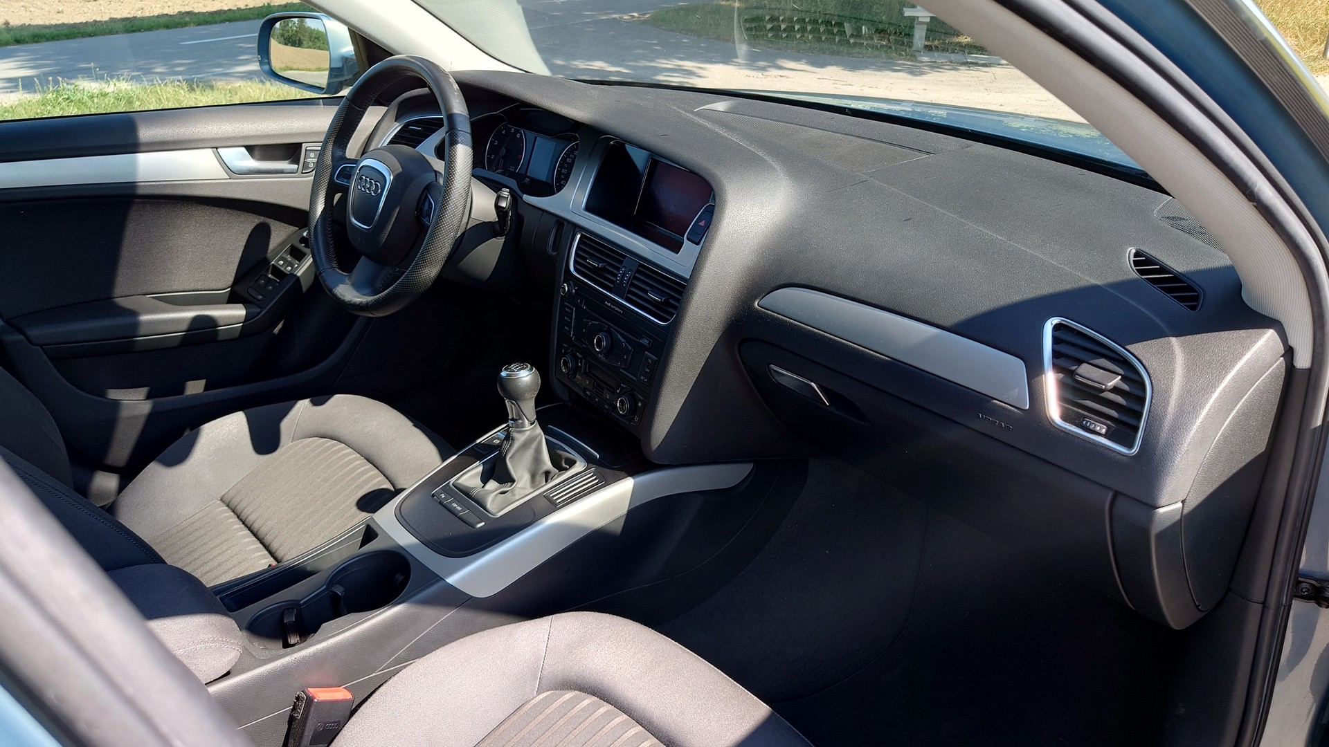 AUDI A4 Avant 1.8 TFSI-image-9
