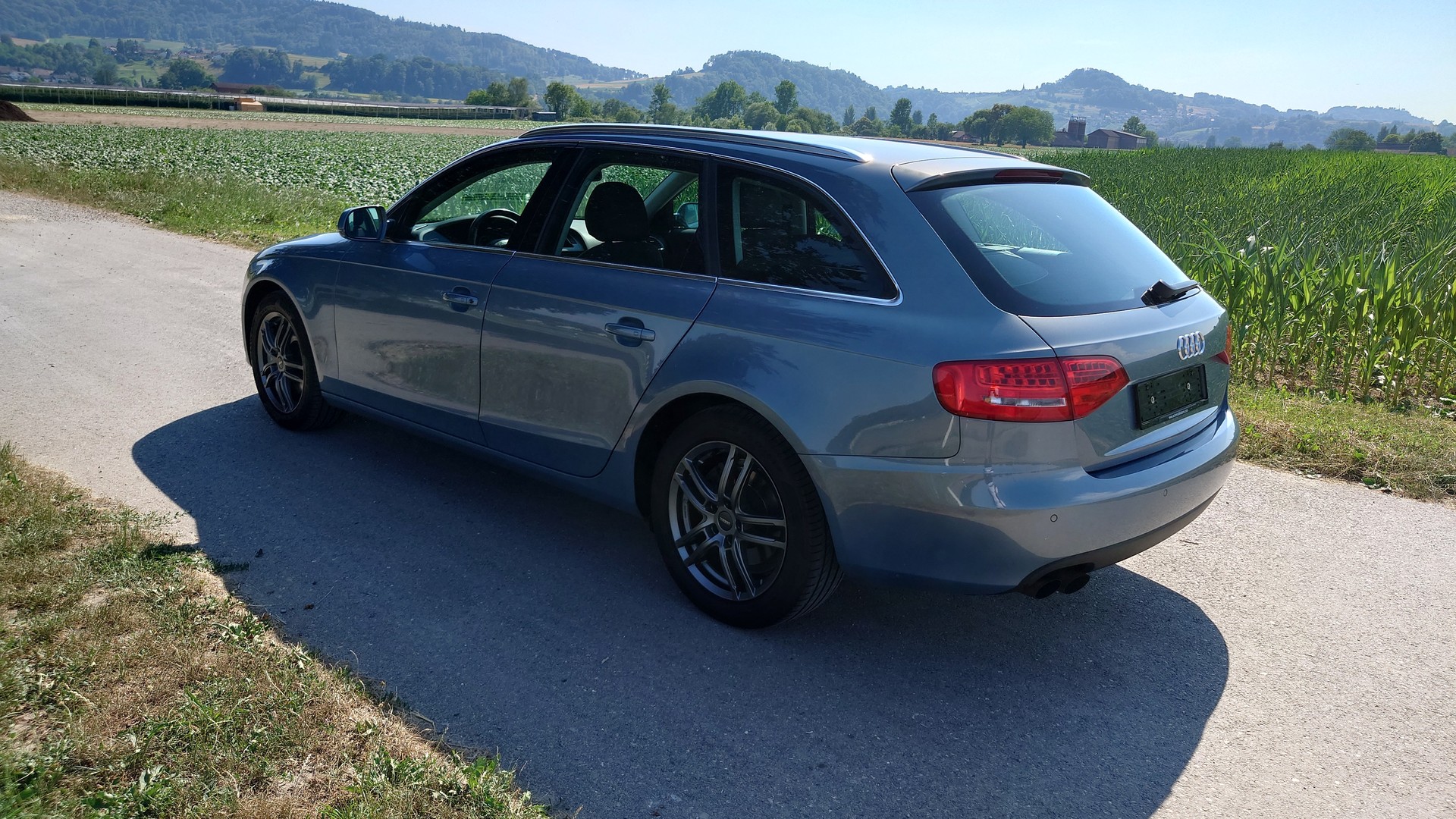 AUDI A4 Avant 1.8 TFSI-image-2