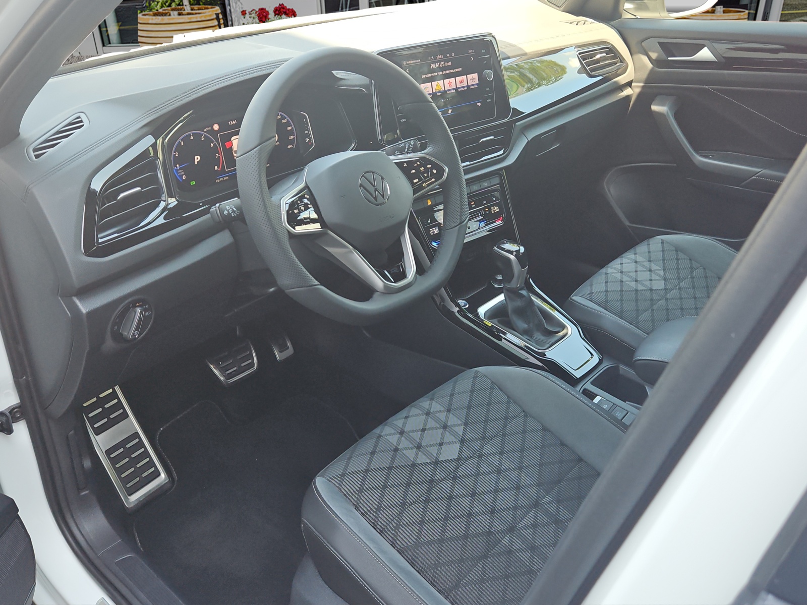 VW T-Roc 1.5 TSI EVO R-Line DSG-image-10