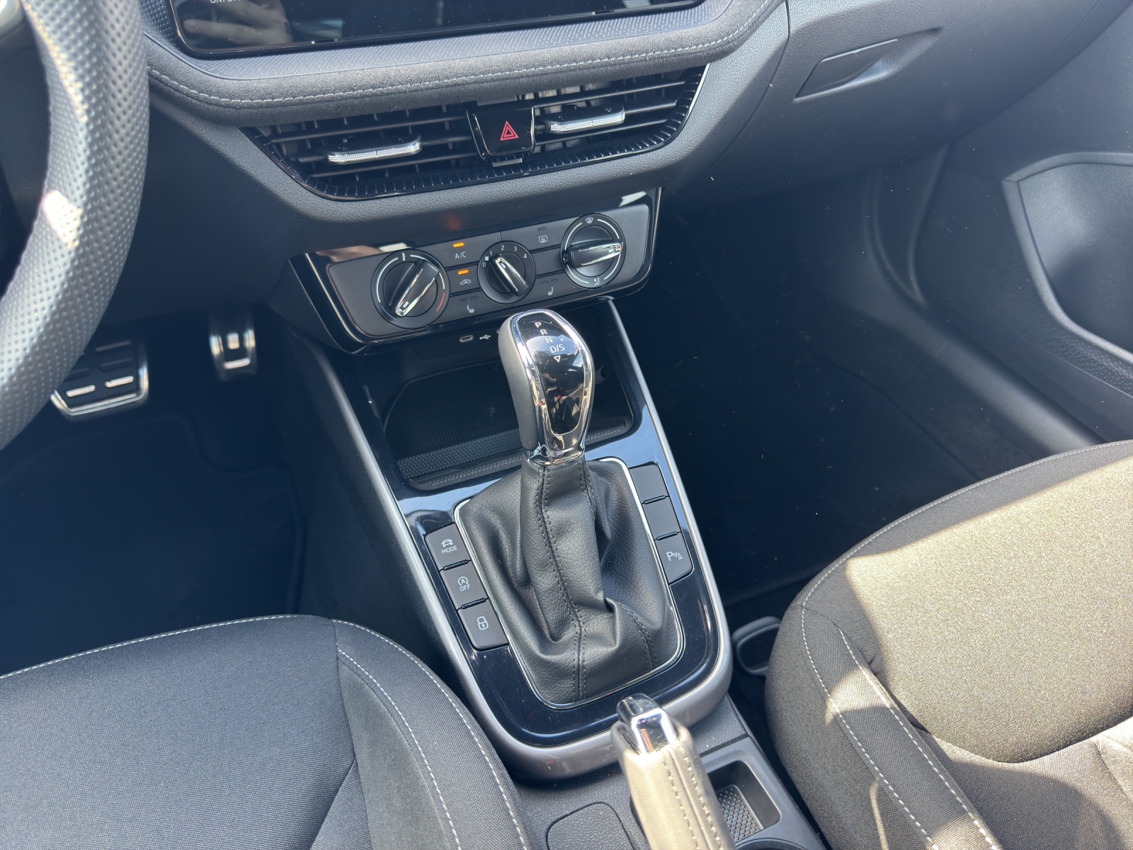 SKODA Fabia 1.0 TSI Selection DSG-image-10