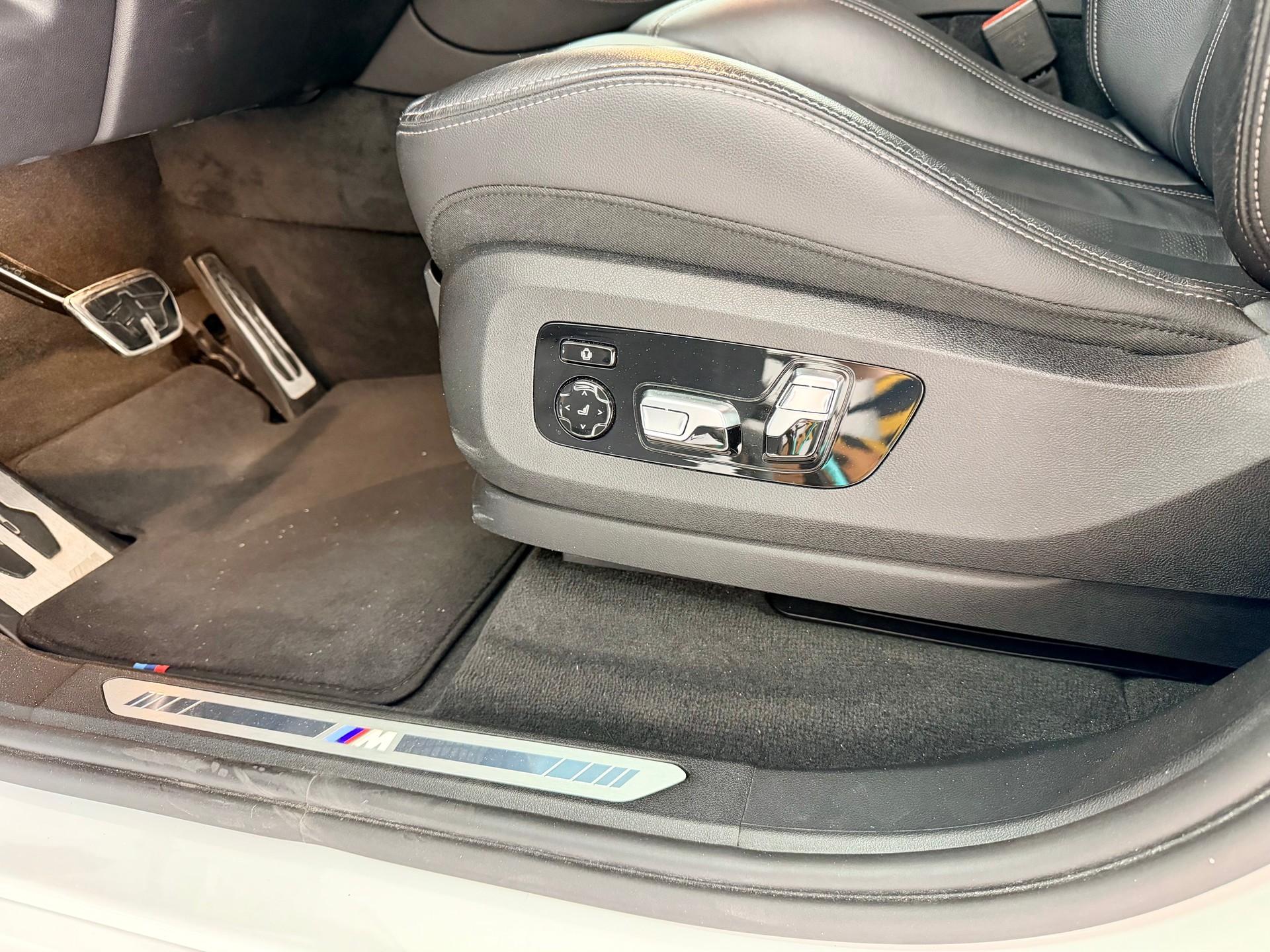 BMW BMW X5 40d xDrive 48V M Sport – CH Fahrzeug-image-16
