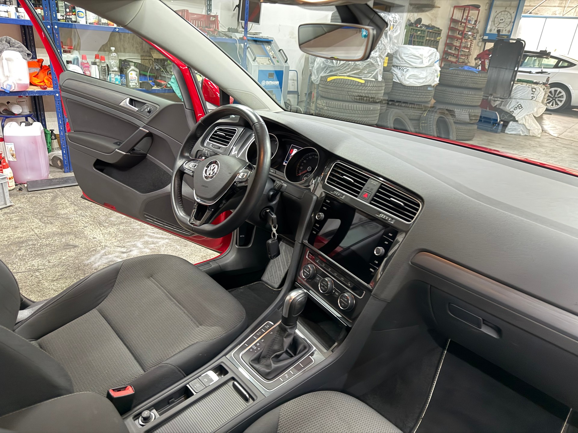 VW Golf Variant 2.0 TDI Comfortline DSG-image-13