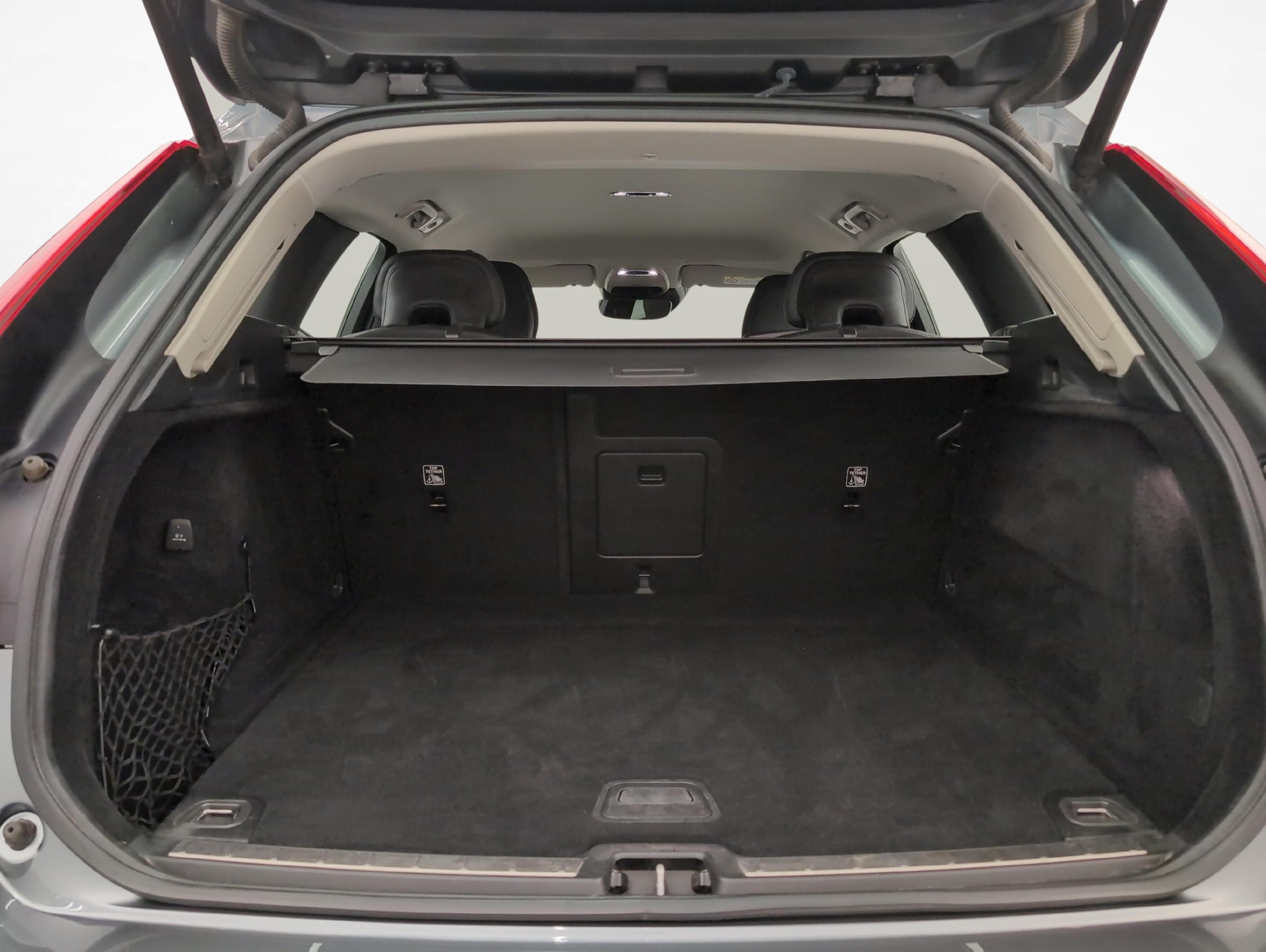VOLVO XC60 2.0 B4 MH Inscription AWD-image-11