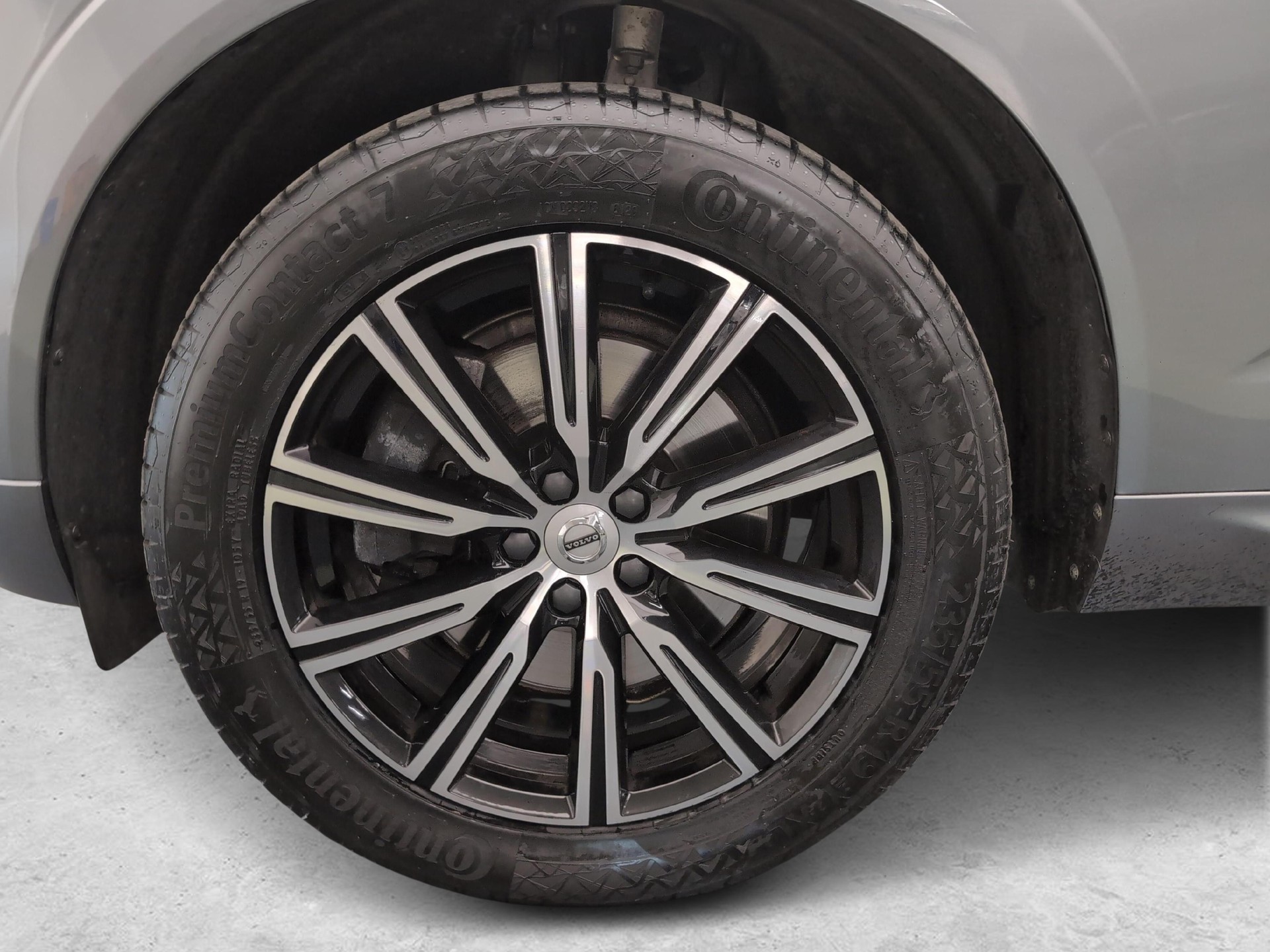 VOLVO XC60 2.0 B4 MH Inscription AWD-image-14