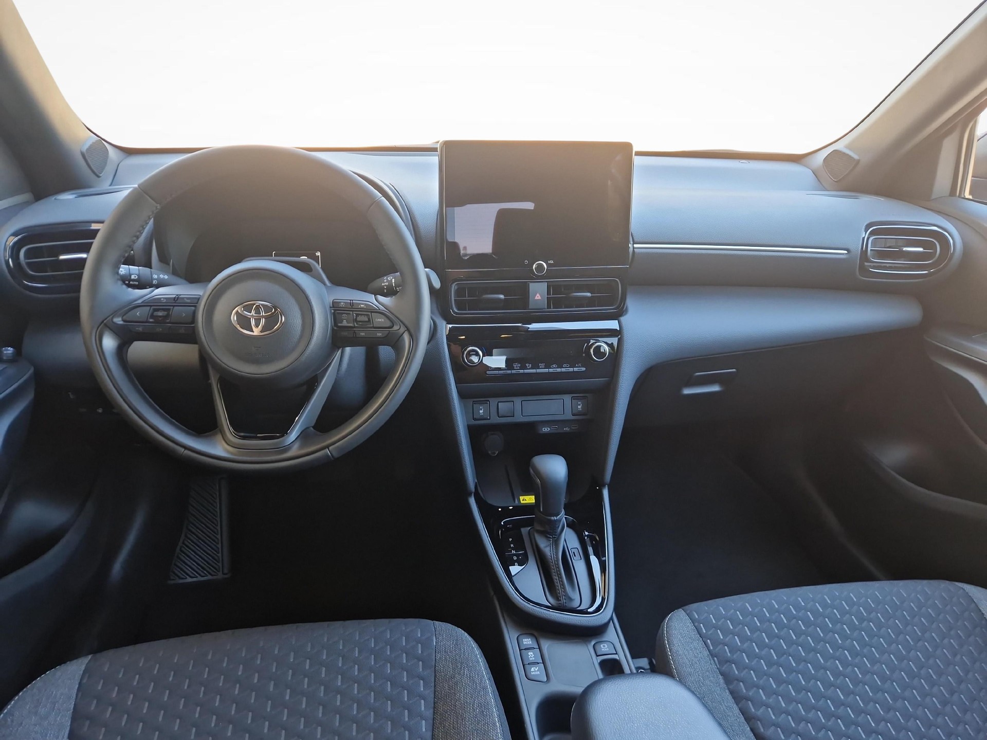 TOYOTA Yaris Cross 1.5 VVT-i HSD Trend-image-8
