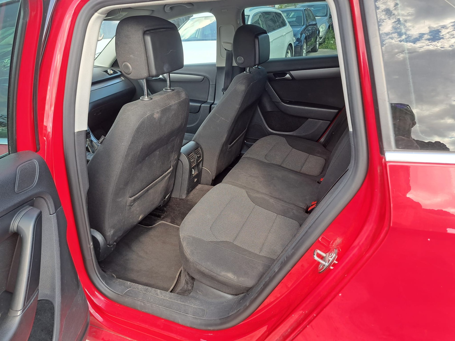 VW Passat Variant 2.0 TDI BMT Design 4Motion-image-12