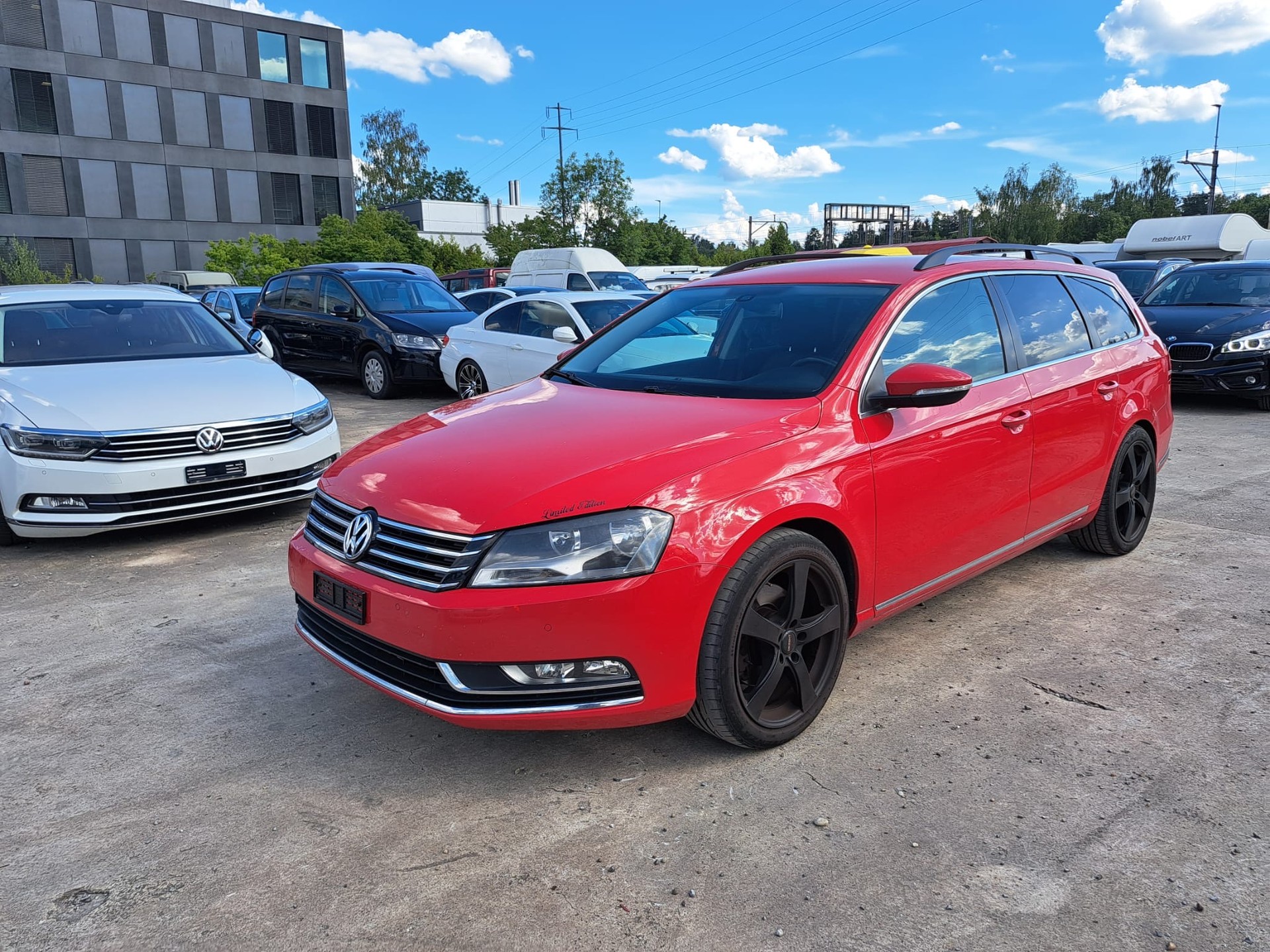 VW Passat Variant 2.0 TDI BMT Design 4Motion-image-0