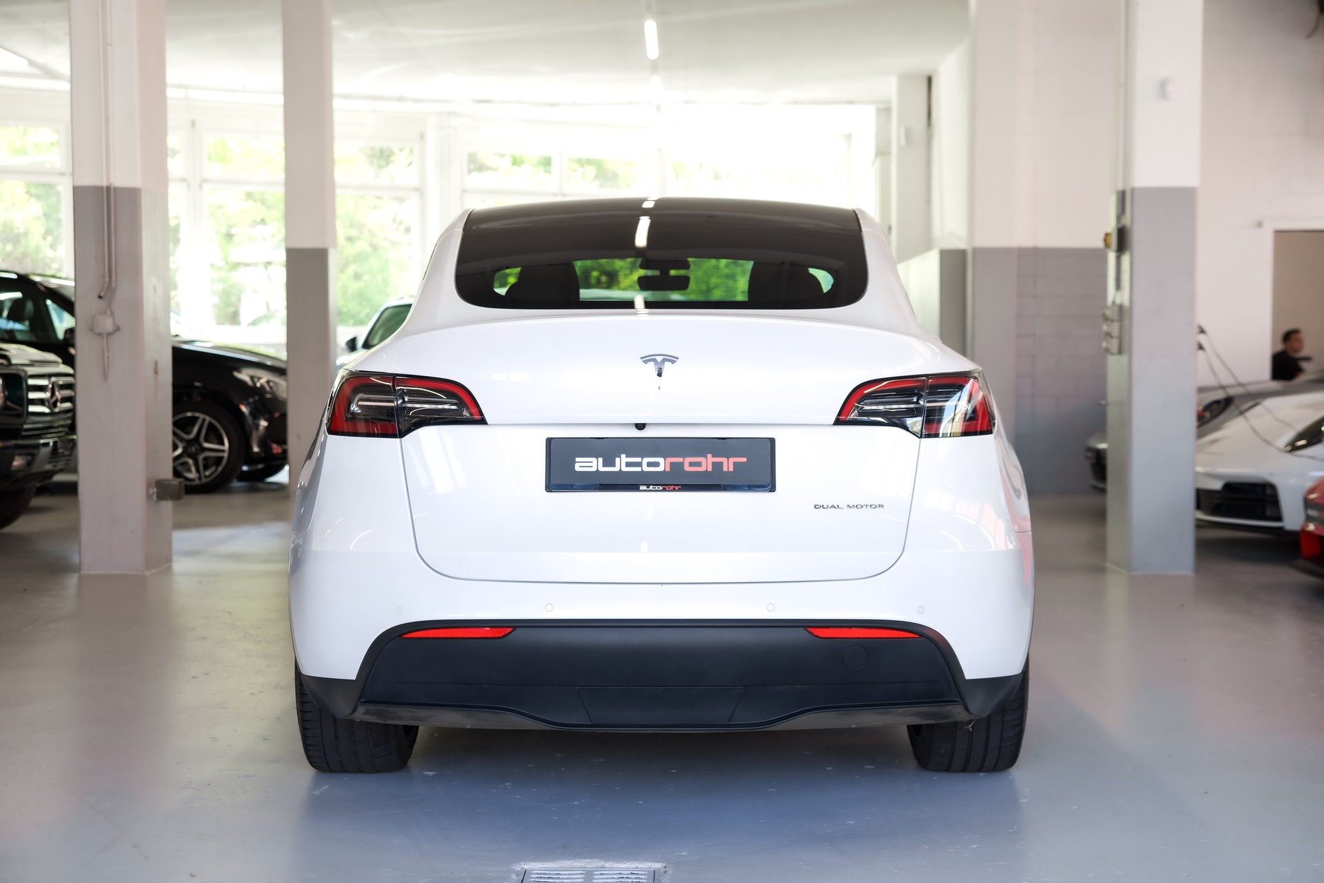 TESLA Model Y Long Range D-image-5
