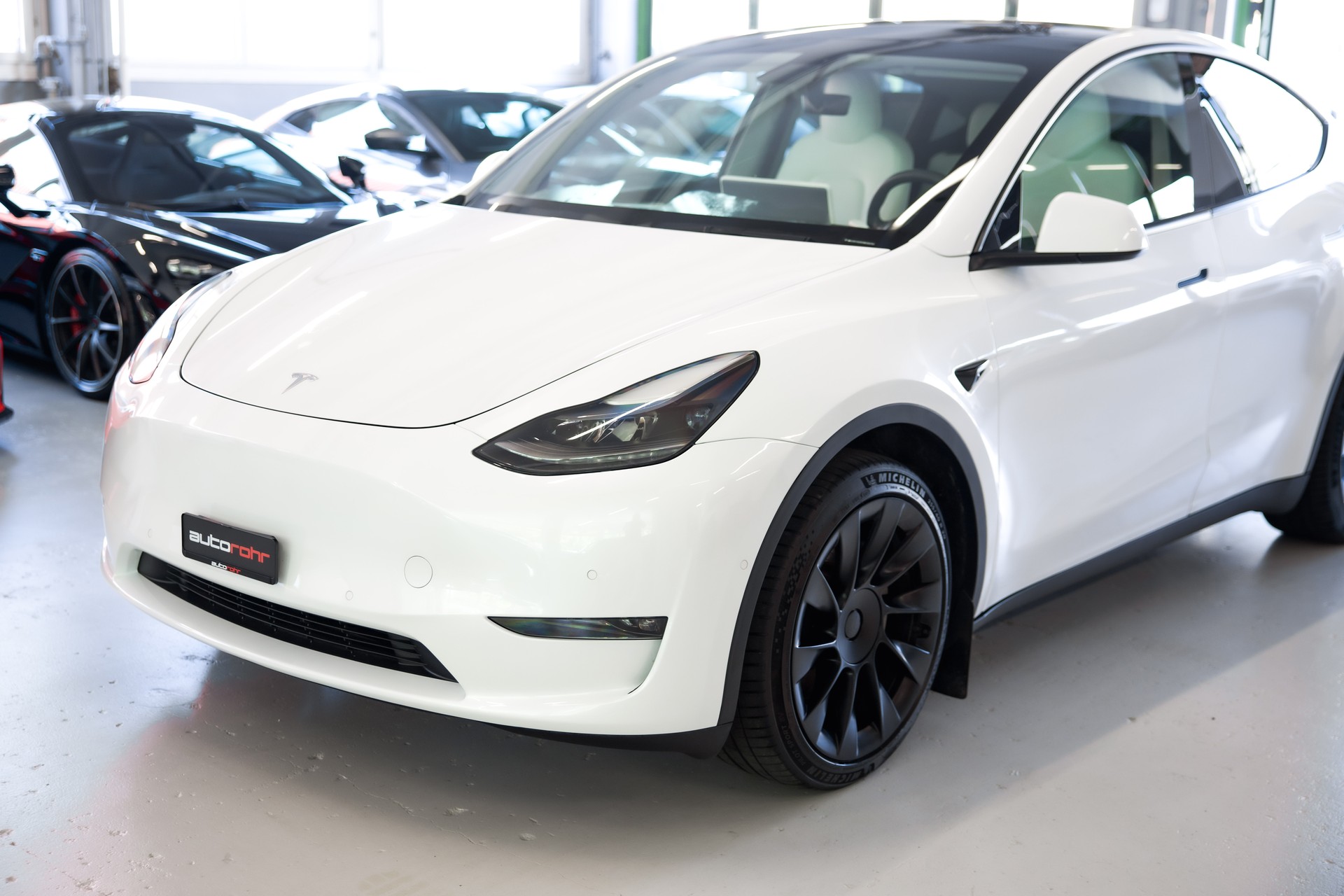 TESLA Model Y Long Range D-image-8