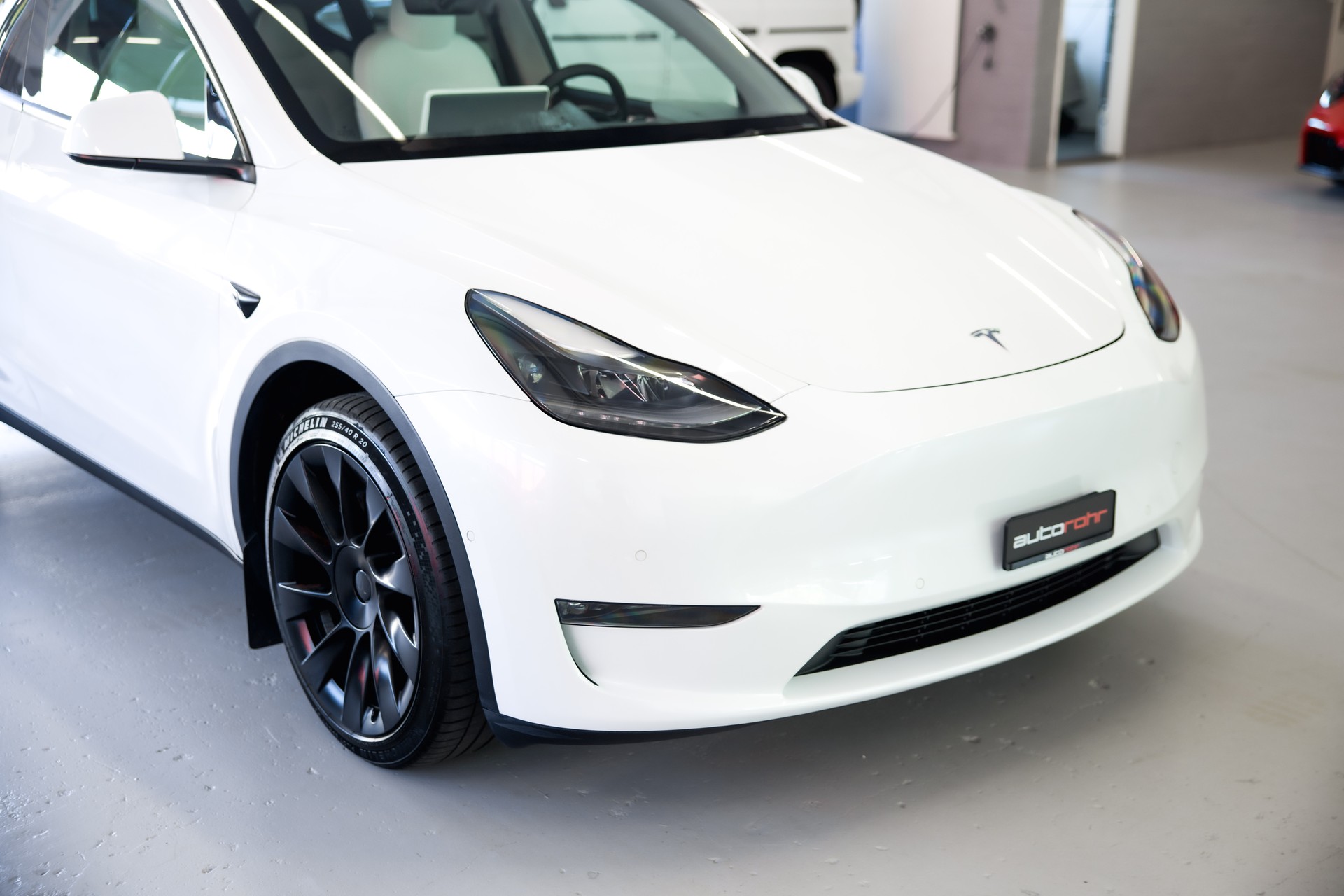 TESLA Model Y Long Range D-image-9