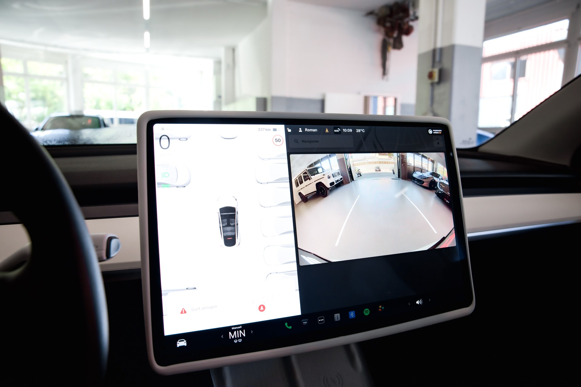 TESLA Model Y Long Range D-image-26