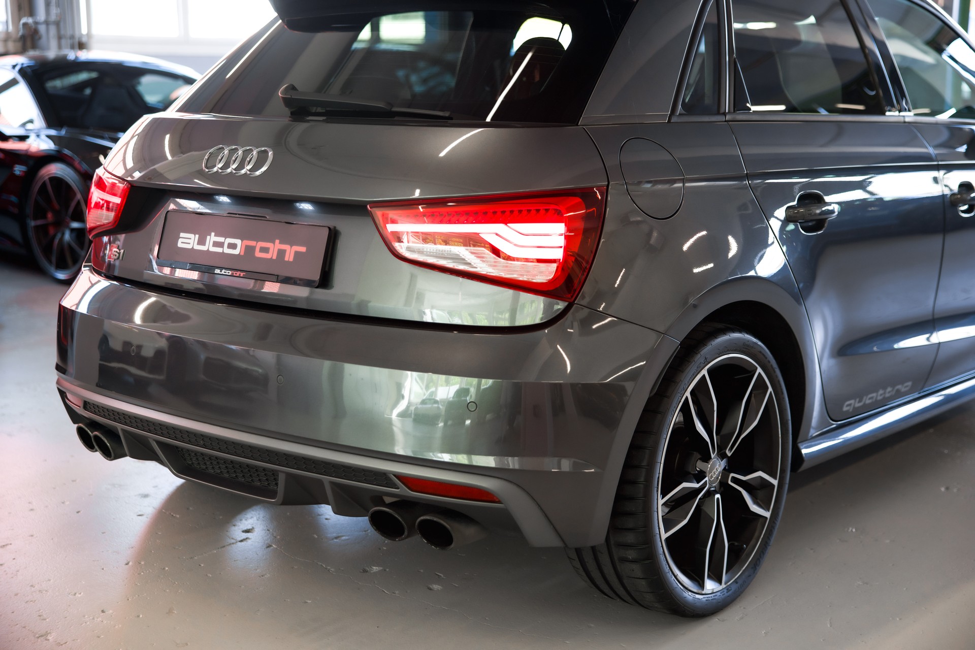 AUDI S1 Sportback 2.0 TFSI quattro-image-12